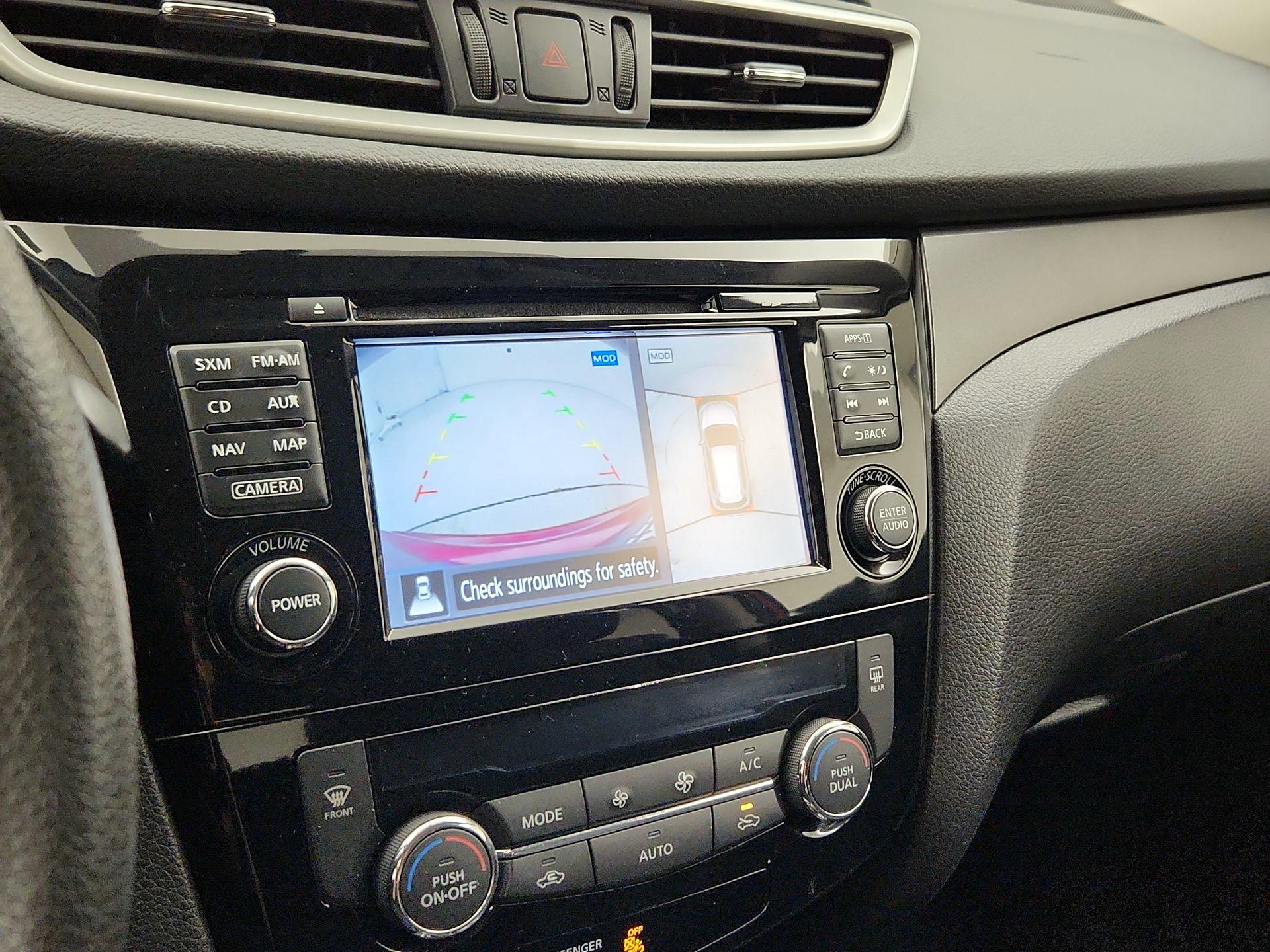 Thumbnail: 2016 Nissan Rogue - 15