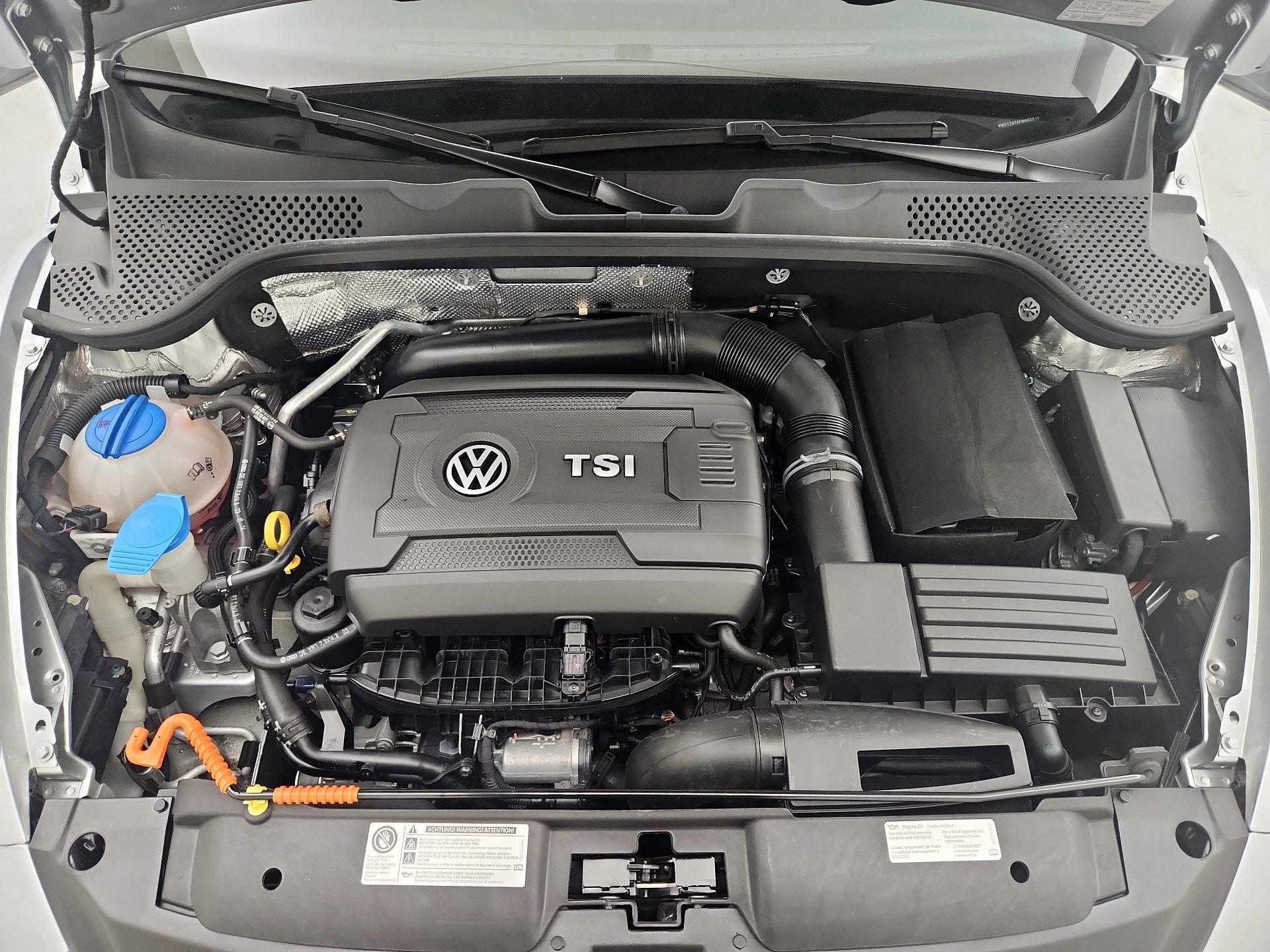 Thumbnail: 2015 Volkswagen Beetle - 20