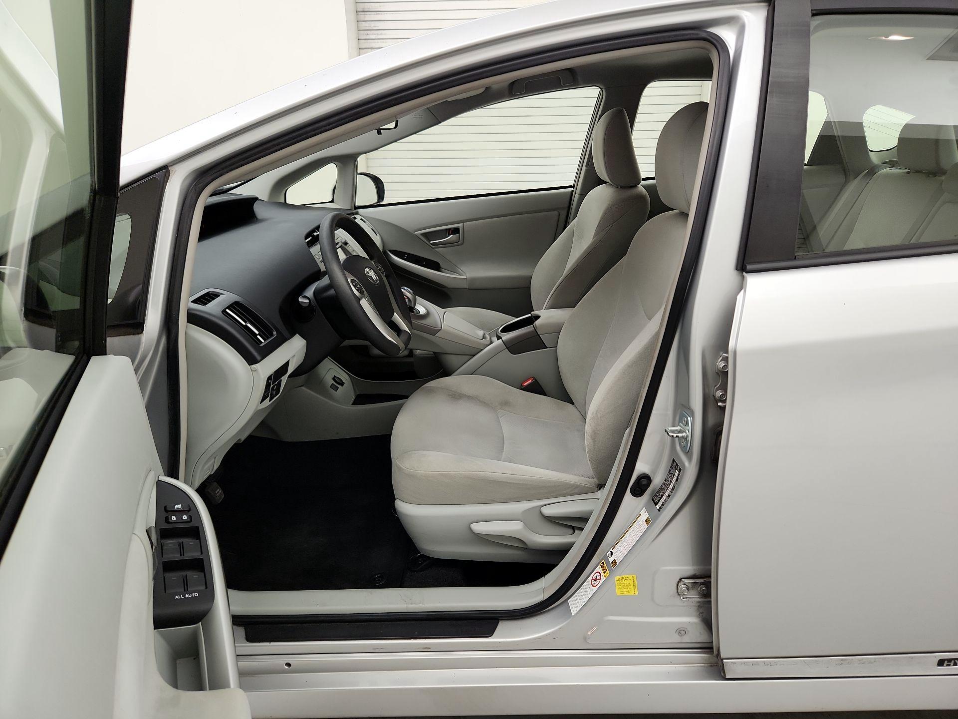 Thumbnail: 2015 Toyota Prius - 11