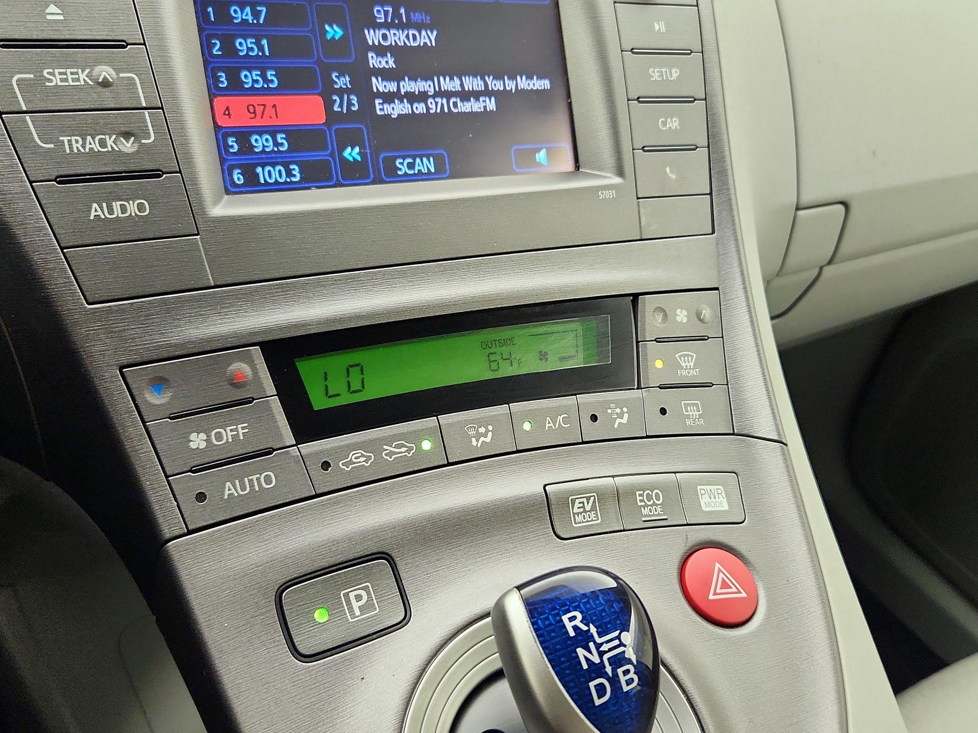 Thumbnail: 2015 Toyota Prius - 16