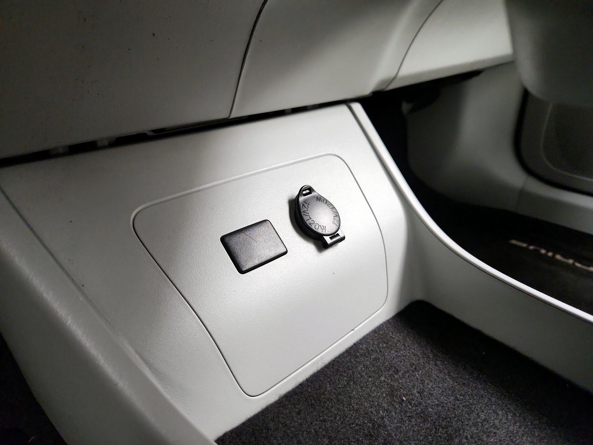 Thumbnail: 2015 Toyota Prius - 18