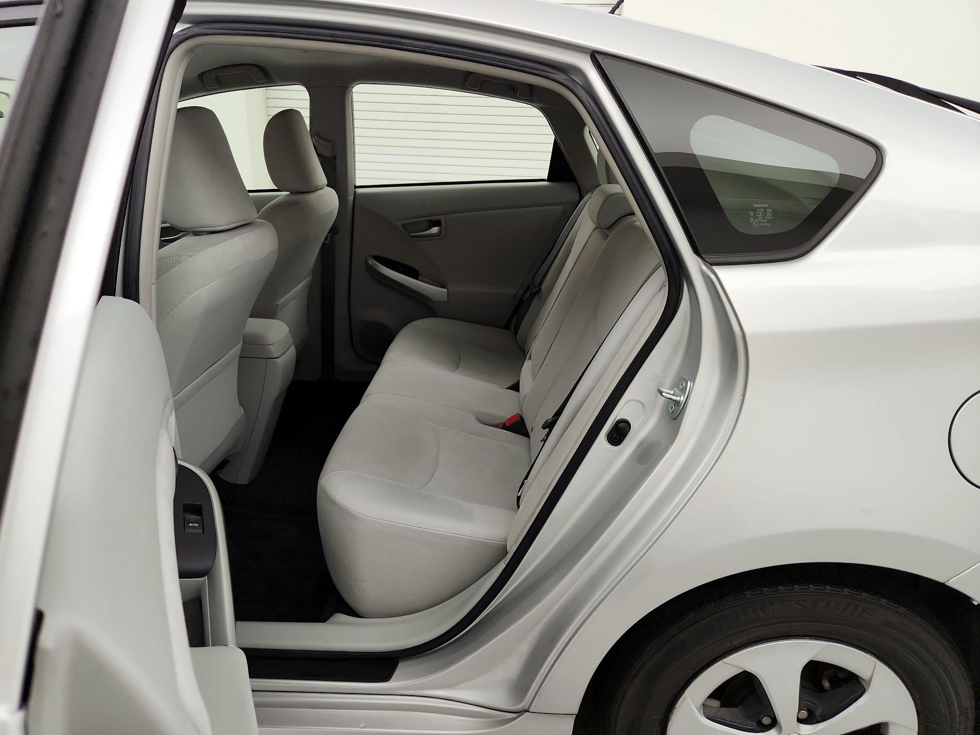 Thumbnail: 2015 Toyota Prius - 19