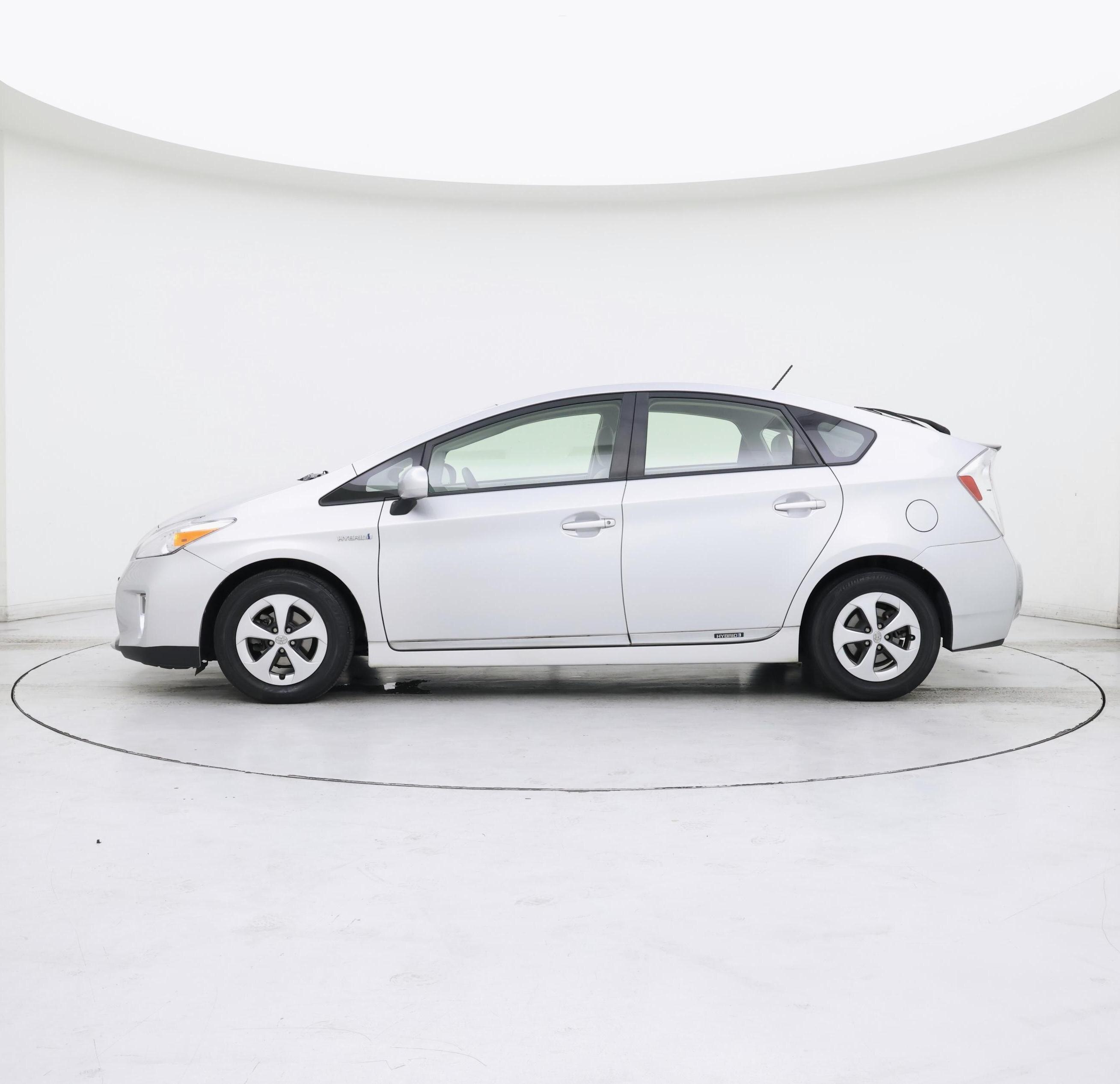 Thumbnail: 2015 Toyota Prius - 3