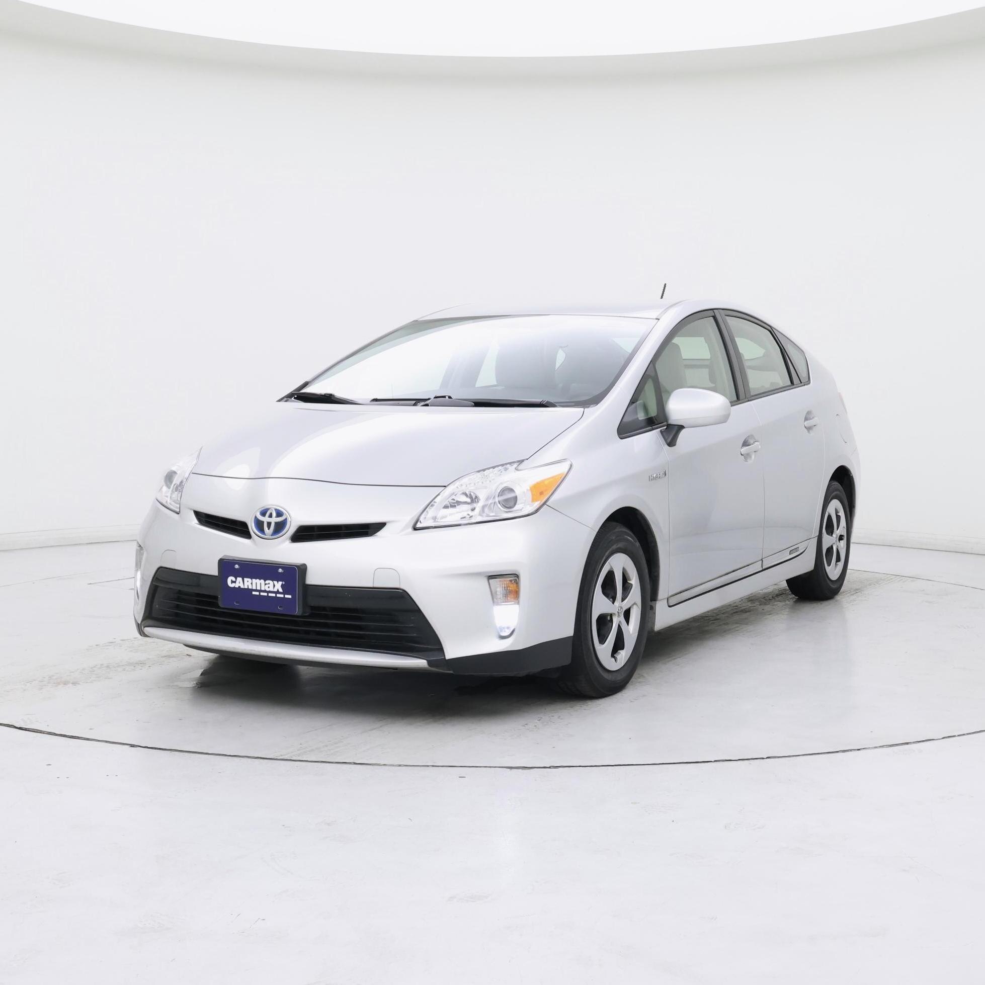 Thumbnail: 2015 Toyota Prius - 4
