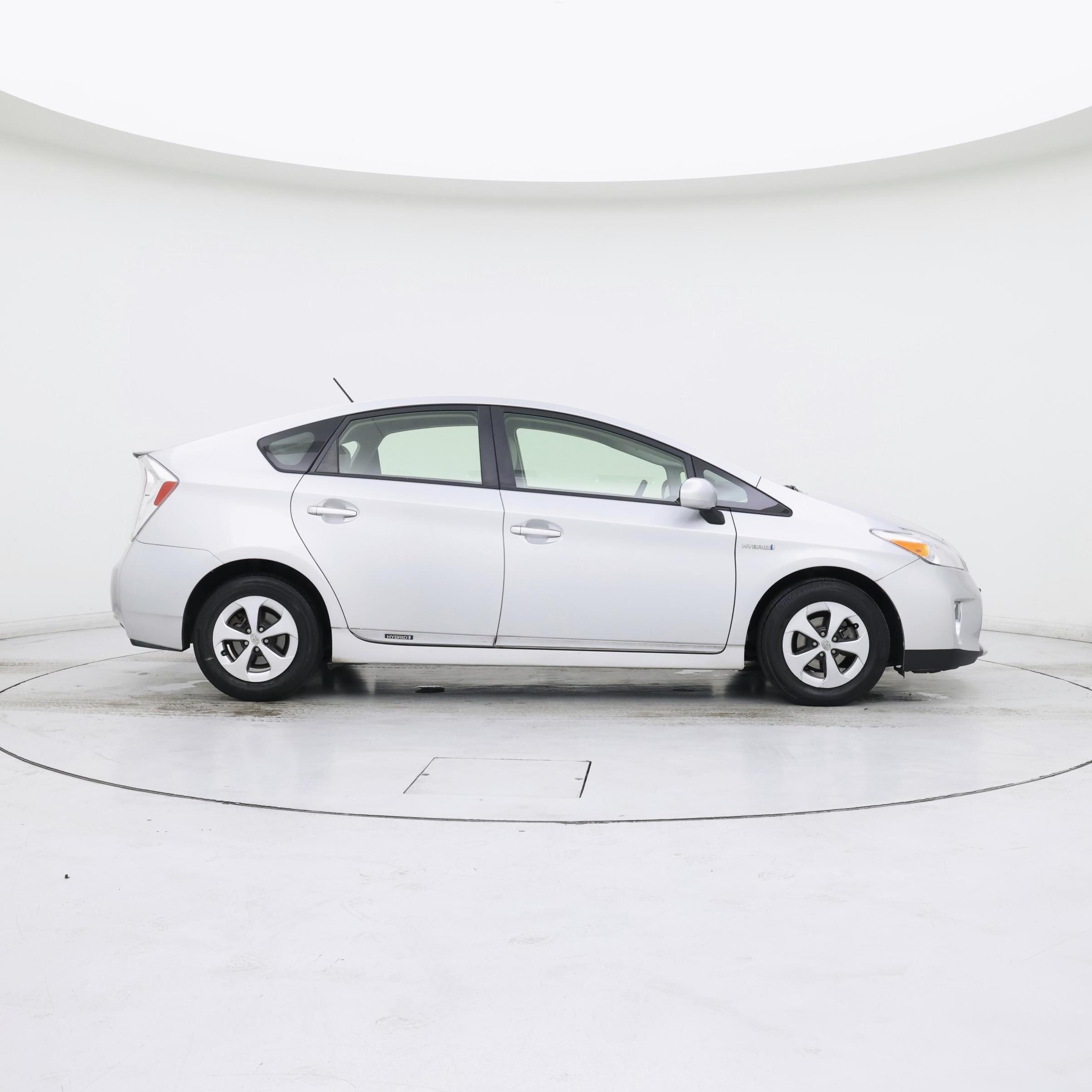 Thumbnail: 2015 Toyota Prius - 7