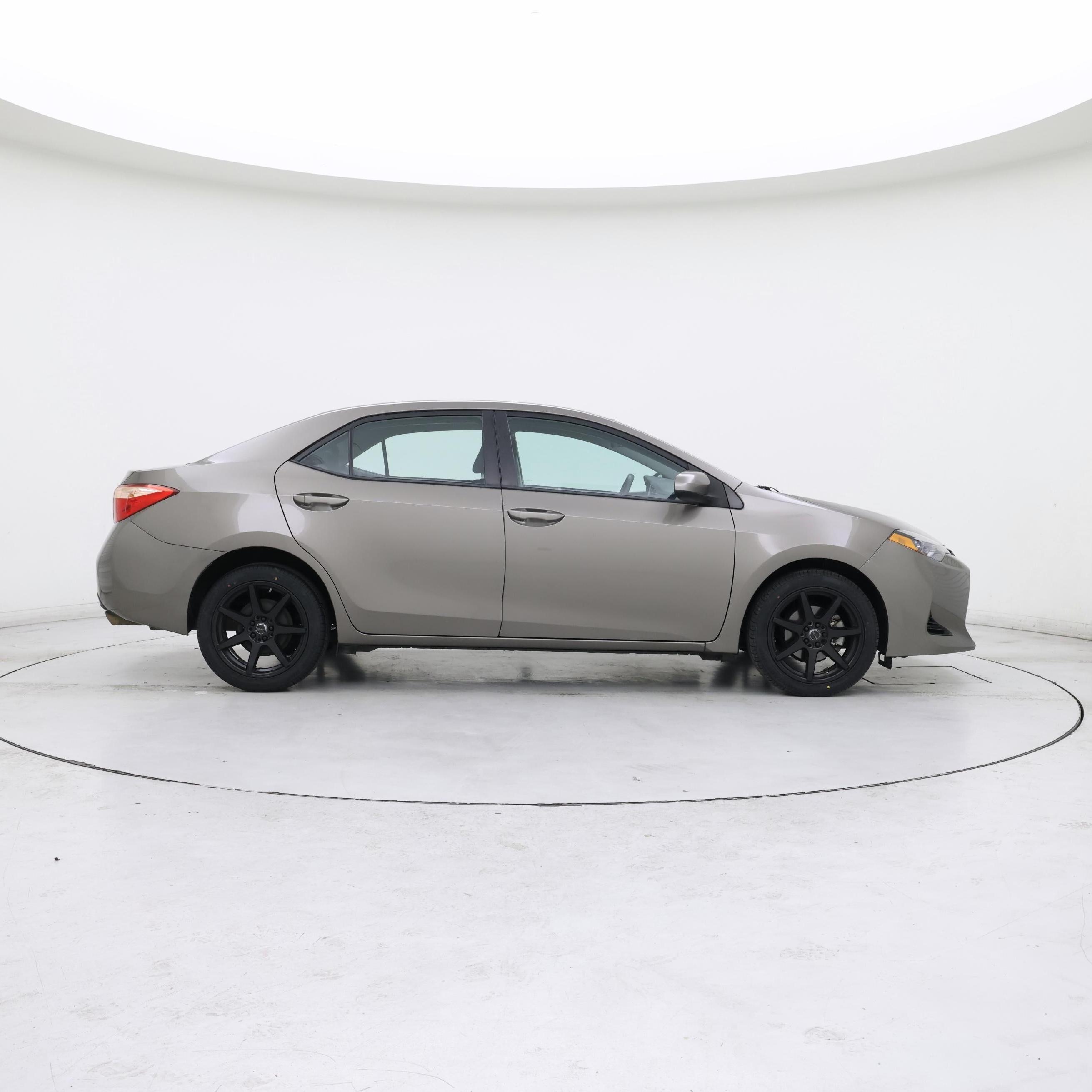 Thumbnail: 2017 Toyota Corolla - 7