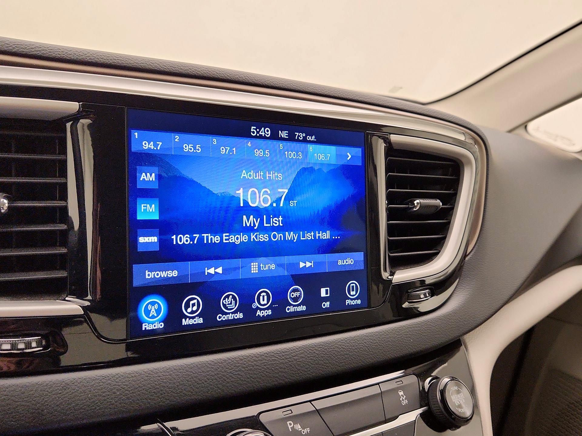 Thumbnail: 2017 Chrysler Pacifica - 15