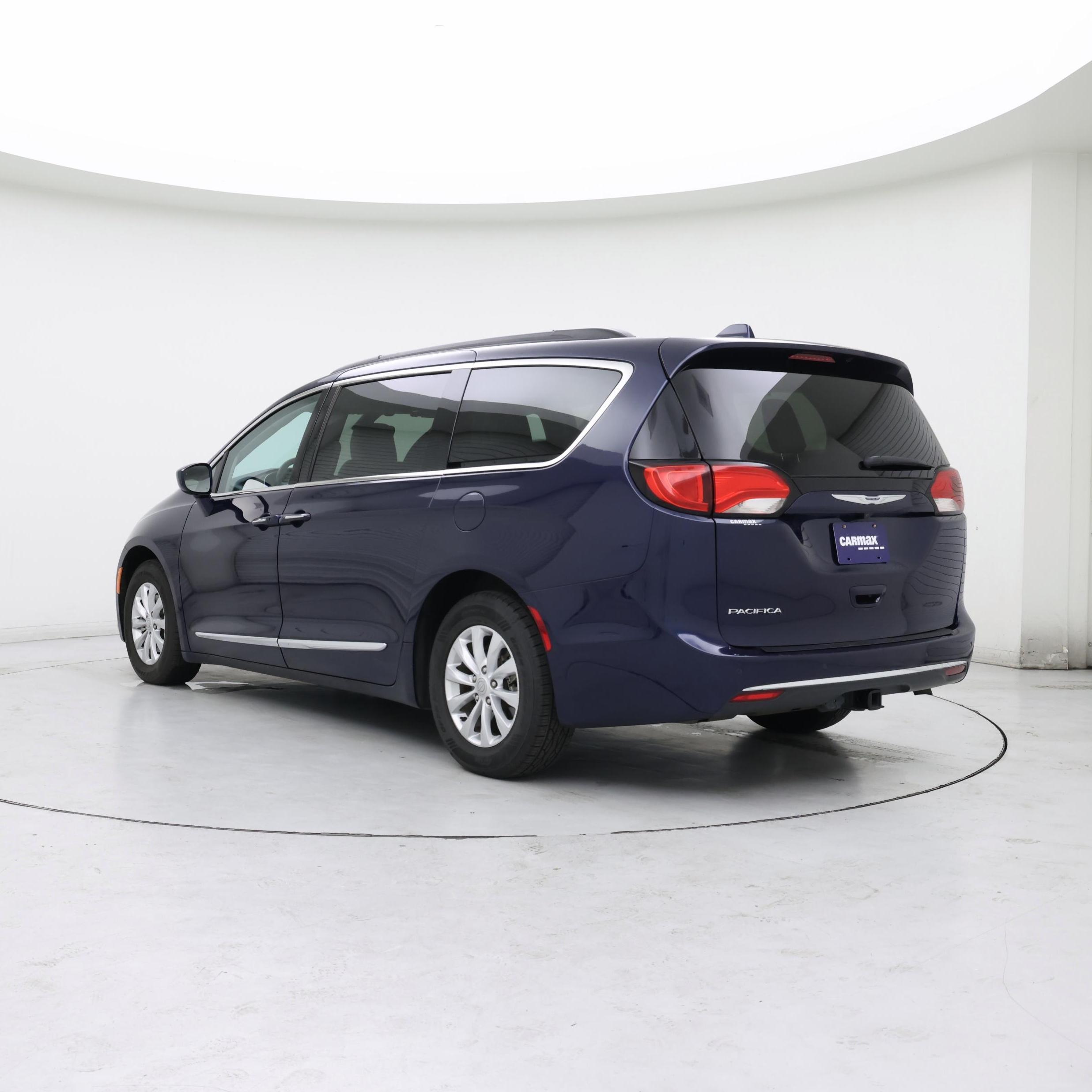 Thumbnail: 2017 Chrysler Pacifica - 2