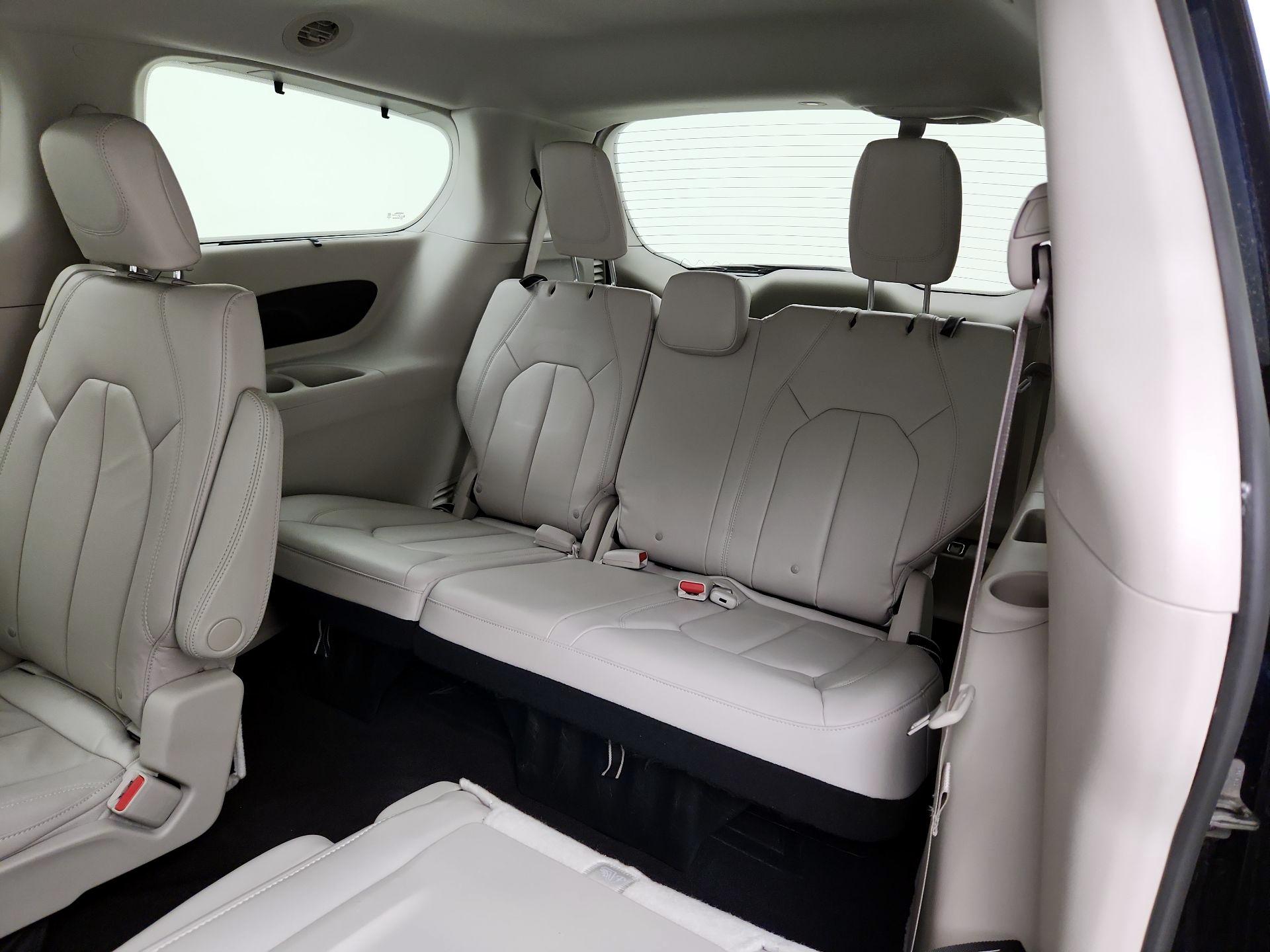 Thumbnail: 2017 Chrysler Pacifica - 20