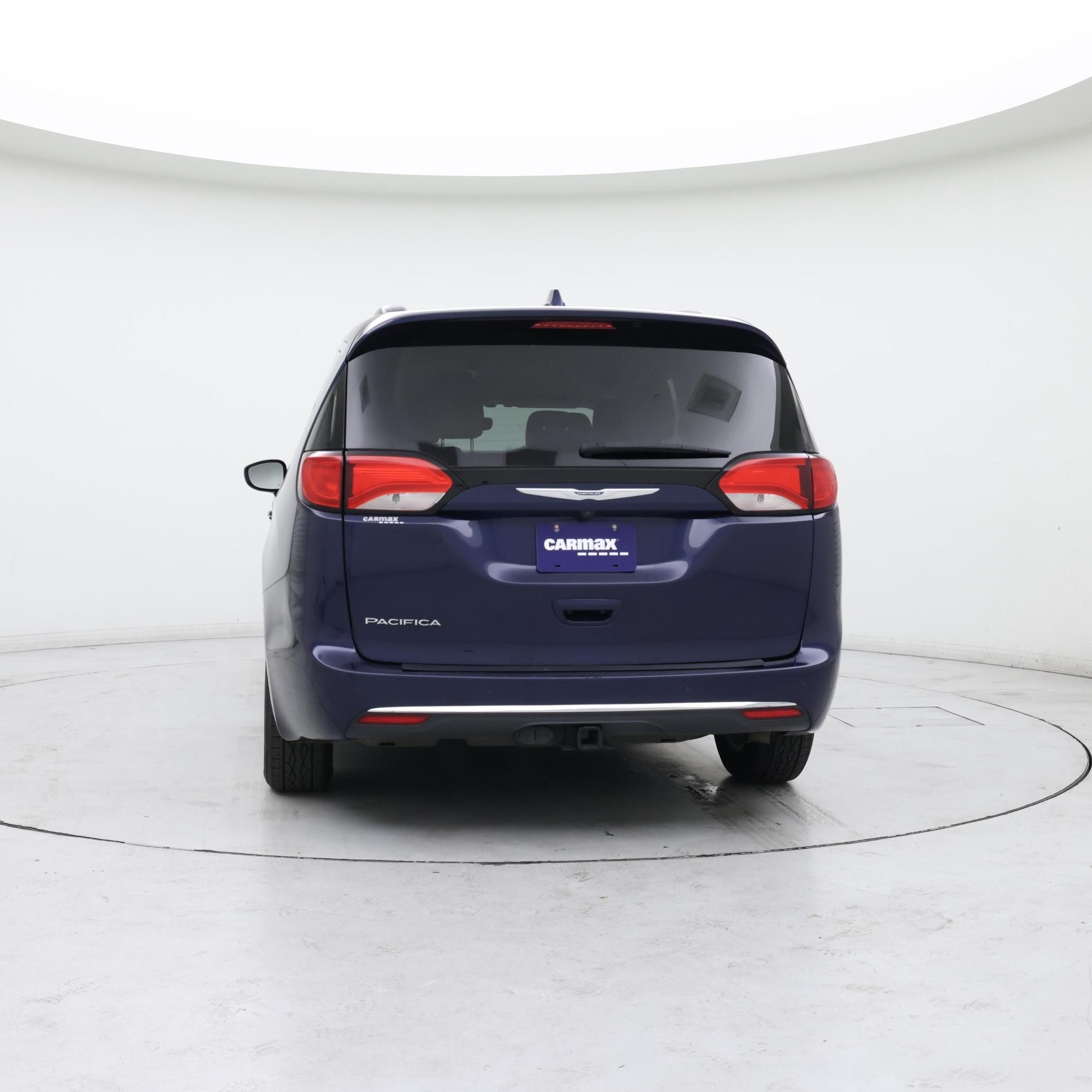 Thumbnail: 2017 Chrysler Pacifica - 6