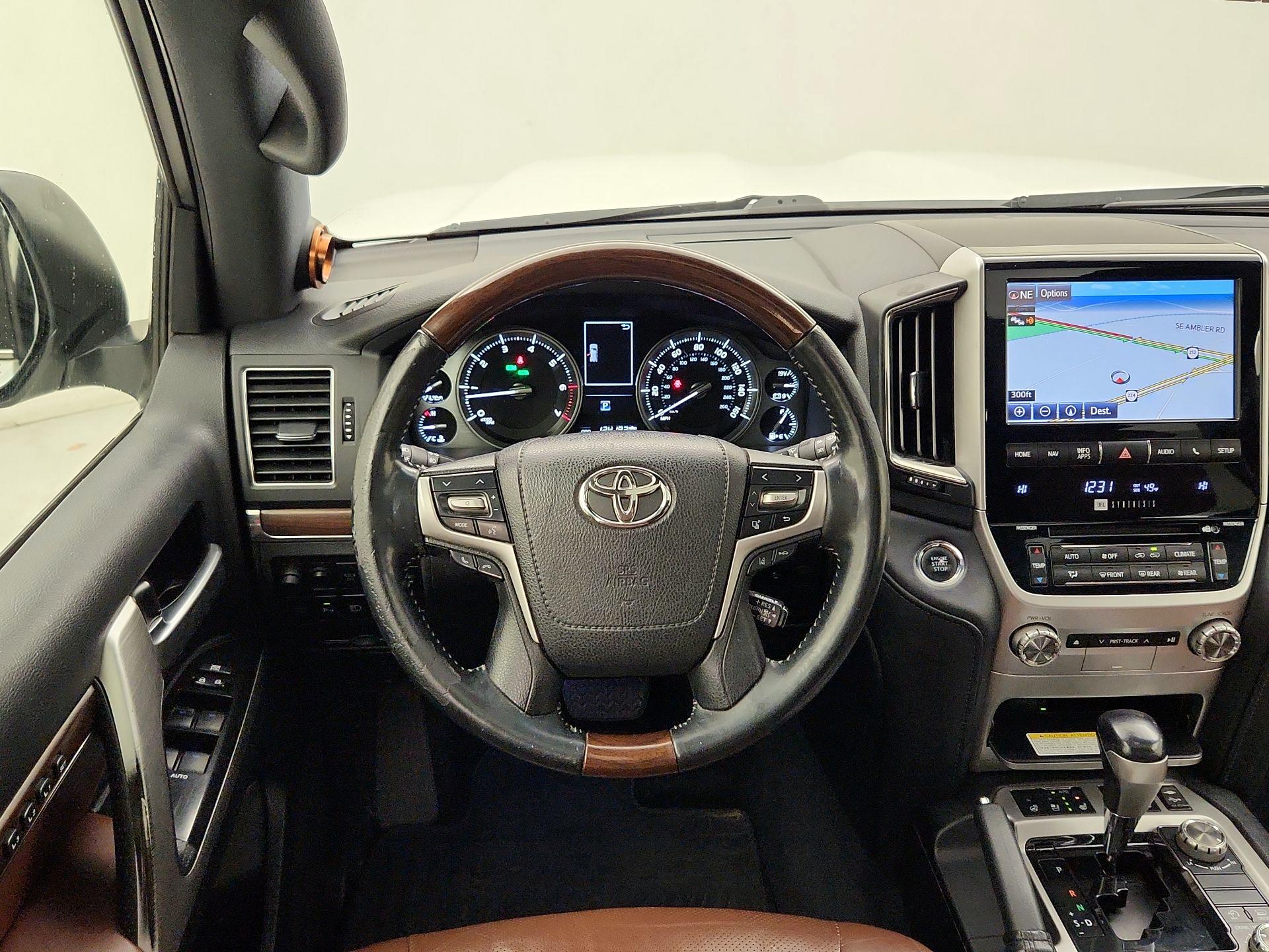 Thumbnail: 2016 Toyota Land Cruiser - 10