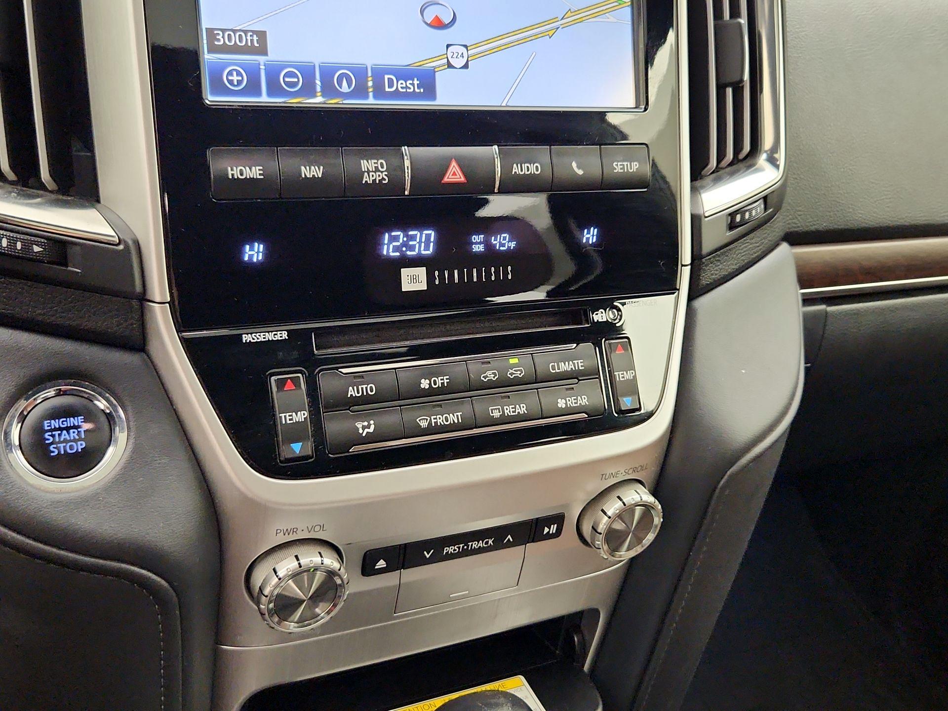 Thumbnail: 2016 Toyota Land Cruiser - 17