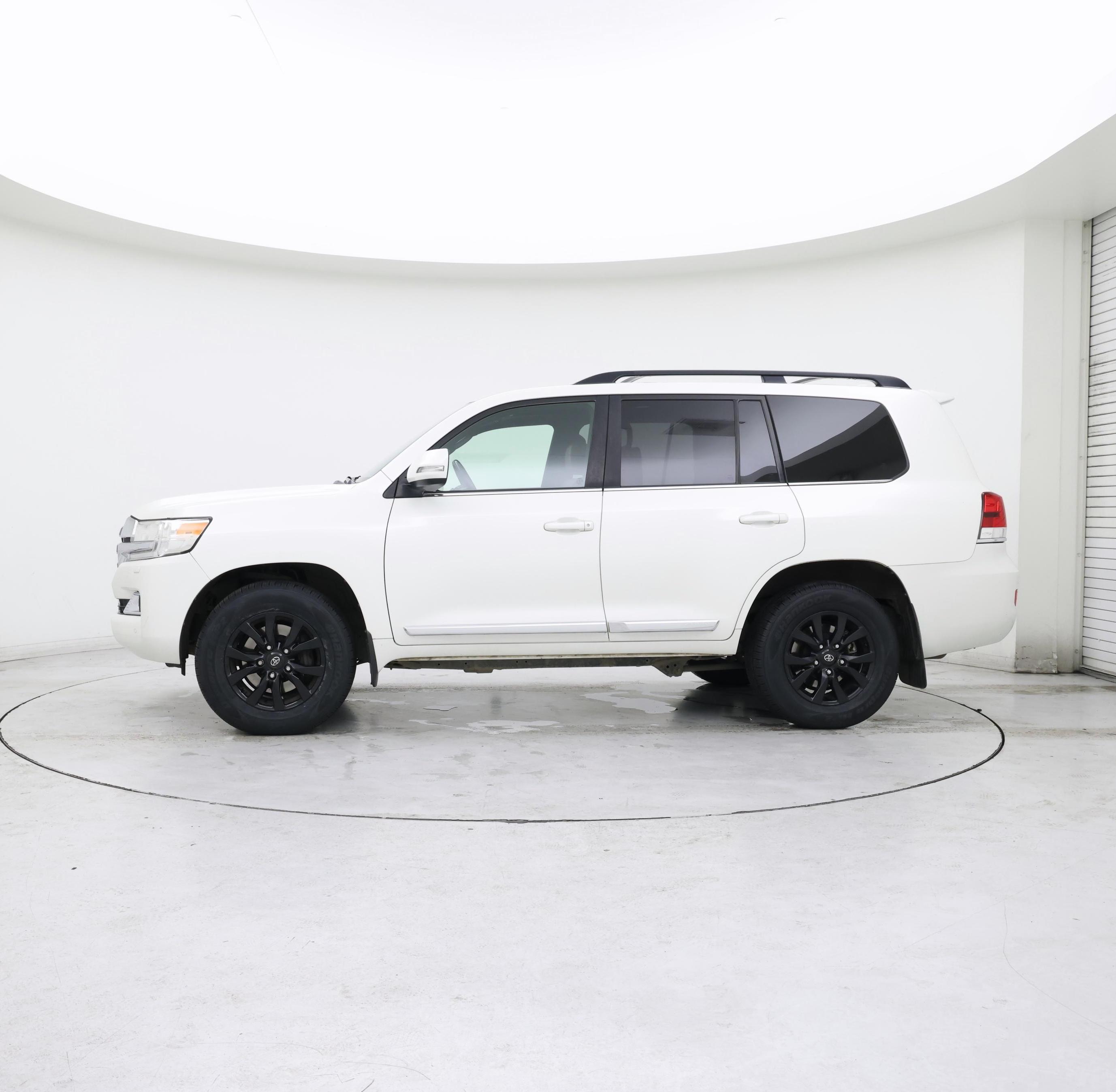 Thumbnail: 2016 Toyota Land Cruiser - 3