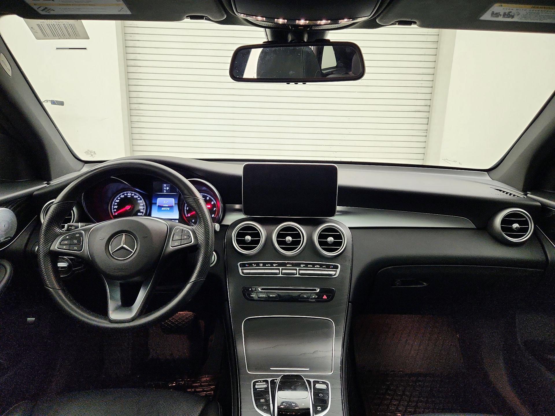Thumbnail: 2018 Mercedes-Benz GLC - 9