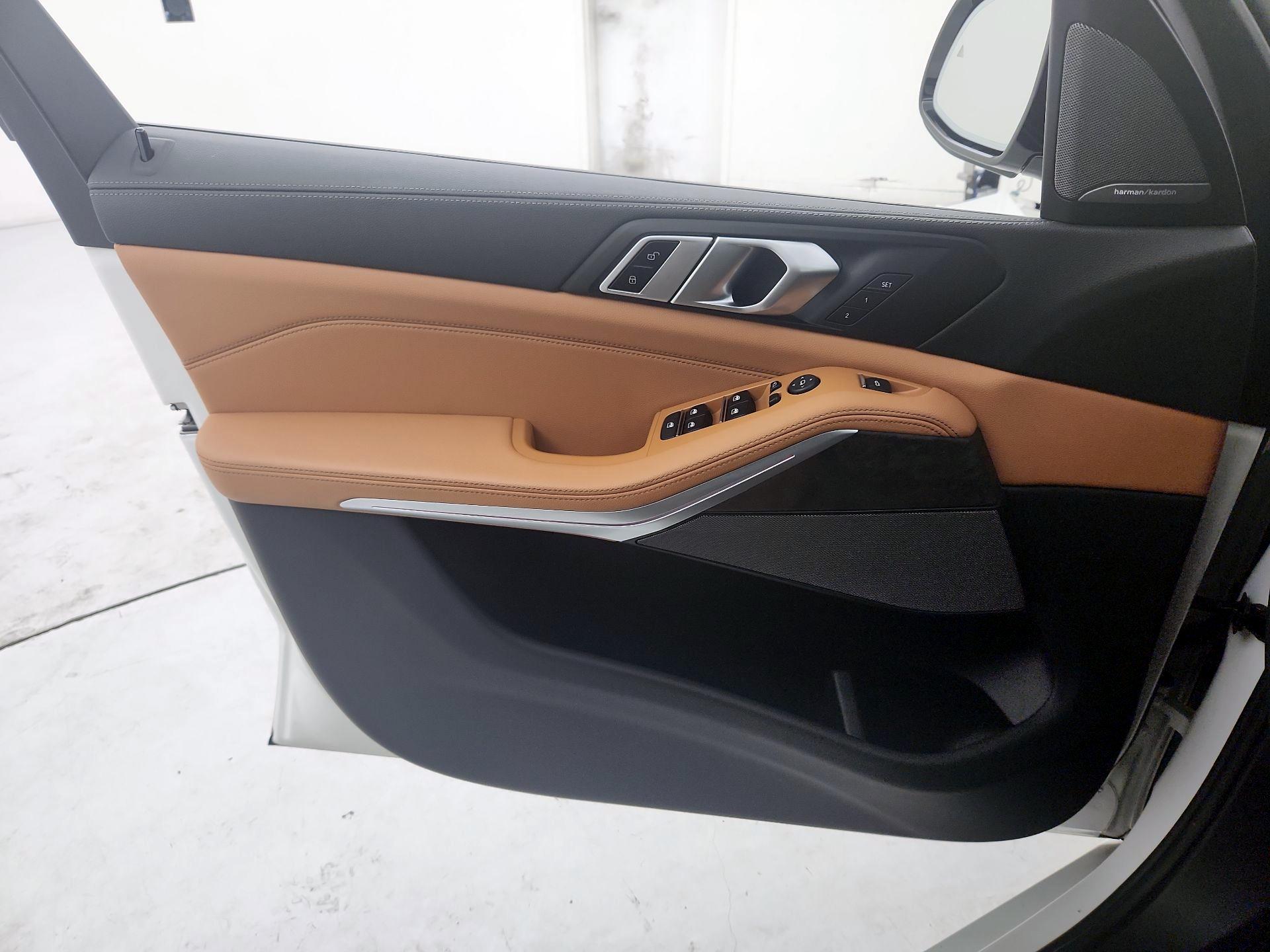 Thumbnail: 2021 BMW X5 - 12