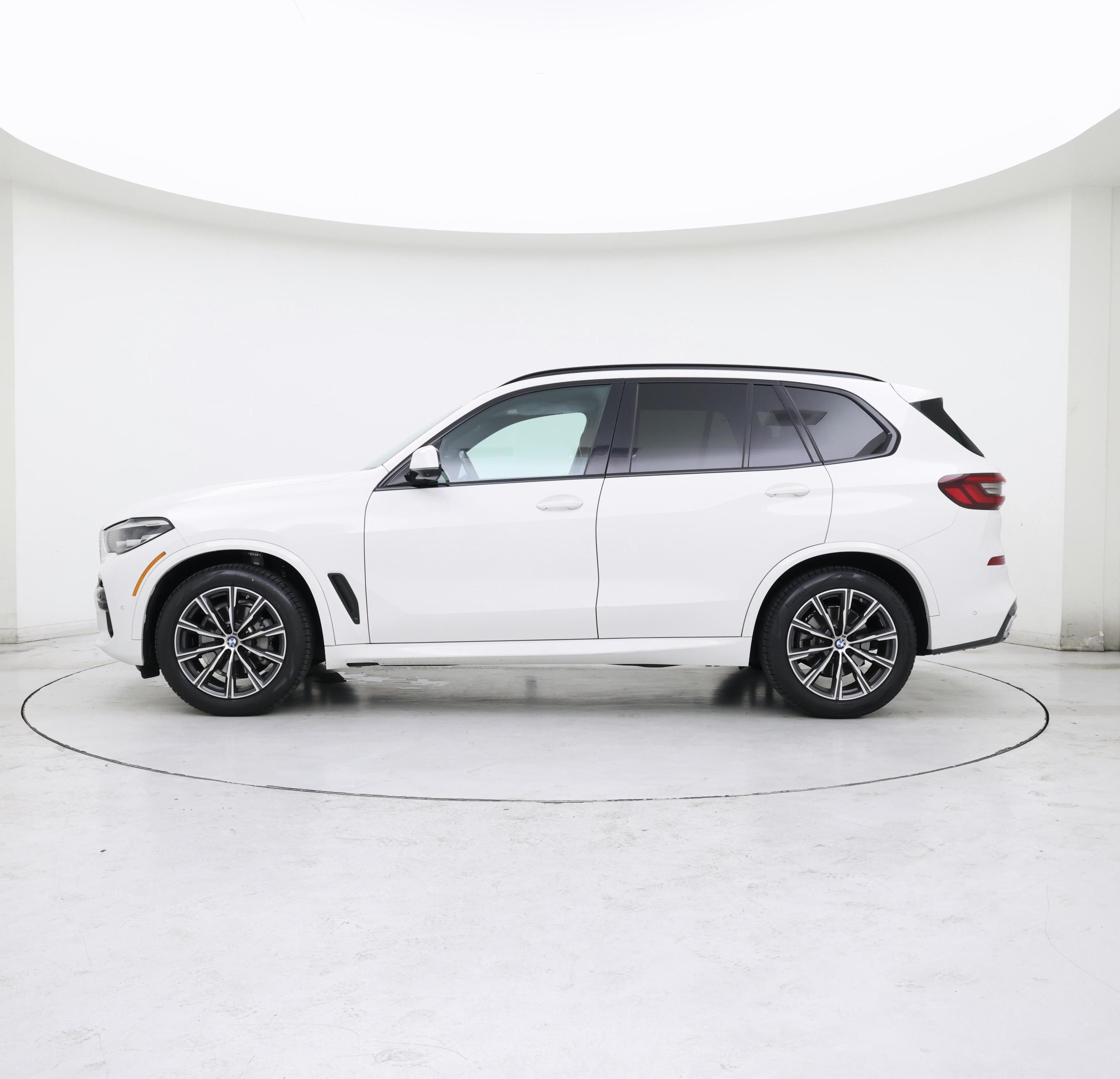Thumbnail: 2021 BMW X5 - 3