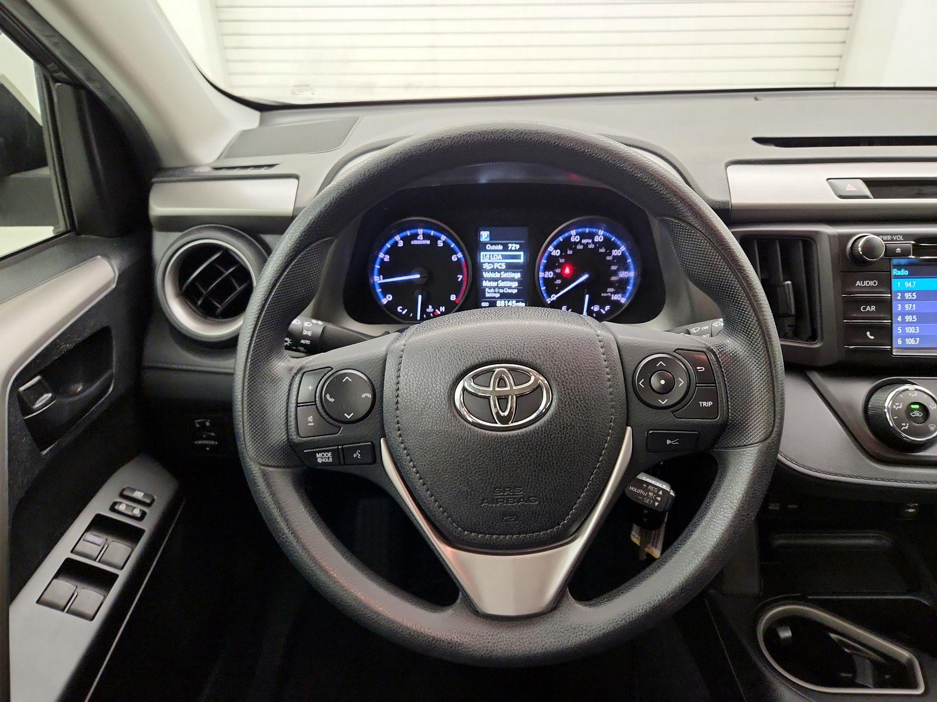 Thumbnail: 2018 Toyota RAV4 - 10