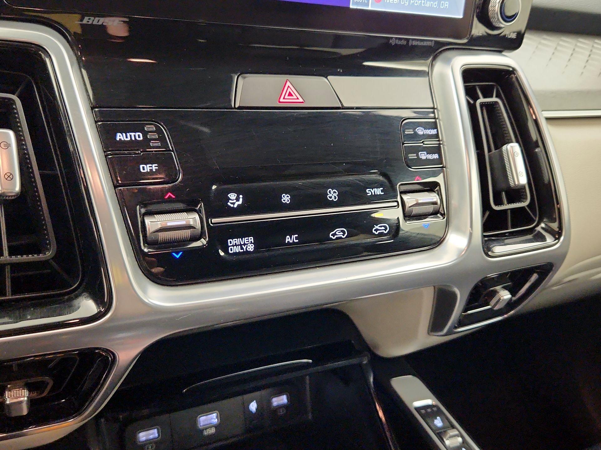 Thumbnail: 2023 Kia Sorento - 17