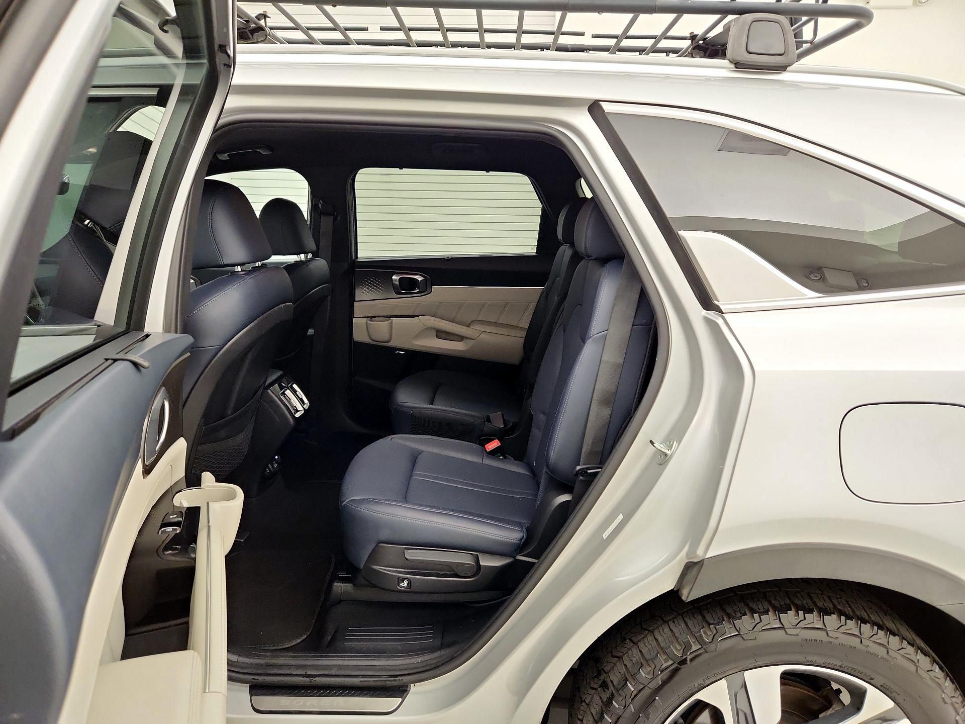 Thumbnail: 2023 Kia Sorento - 20
