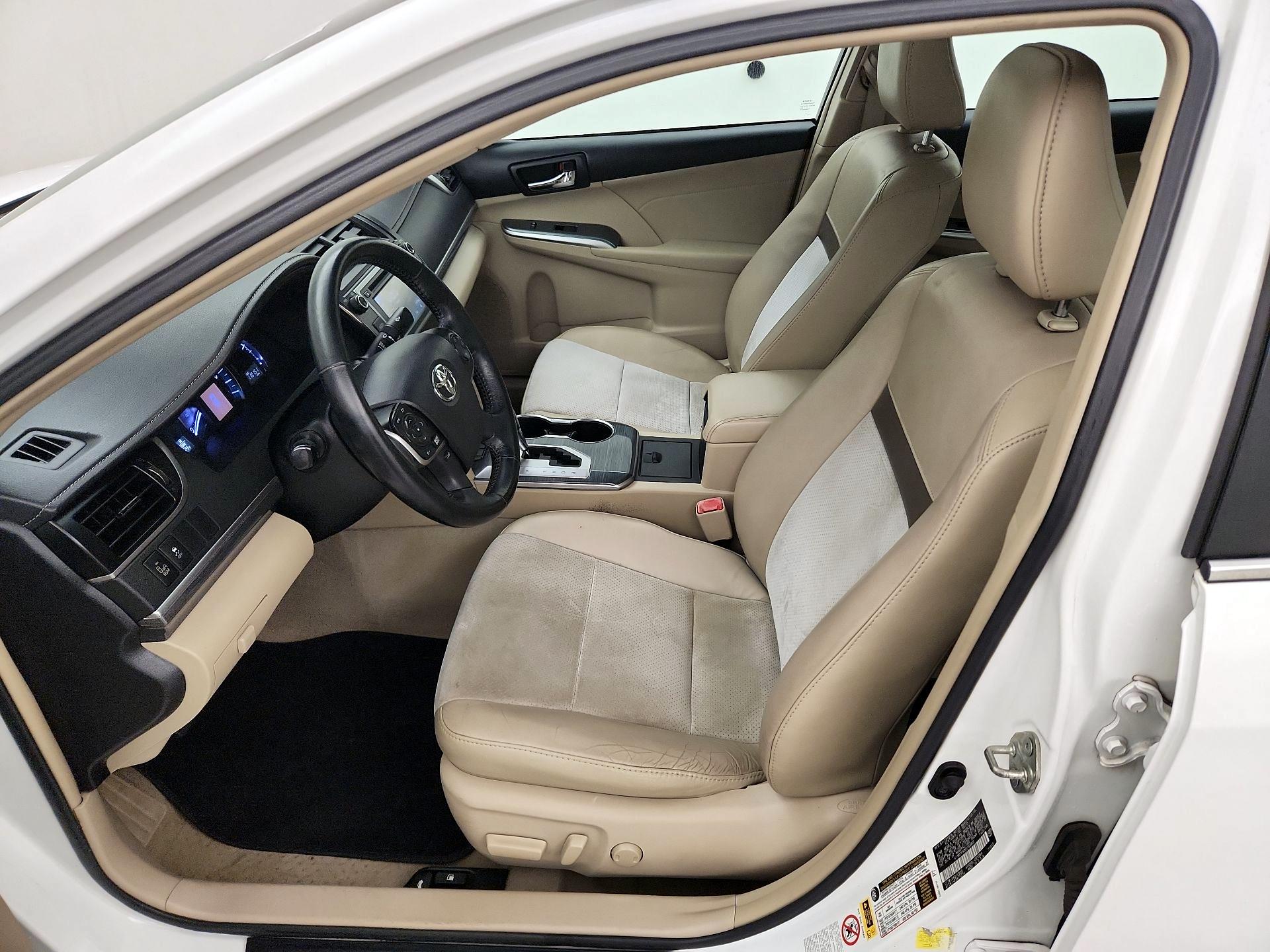 Thumbnail: 2014 Toyota Camry - 11