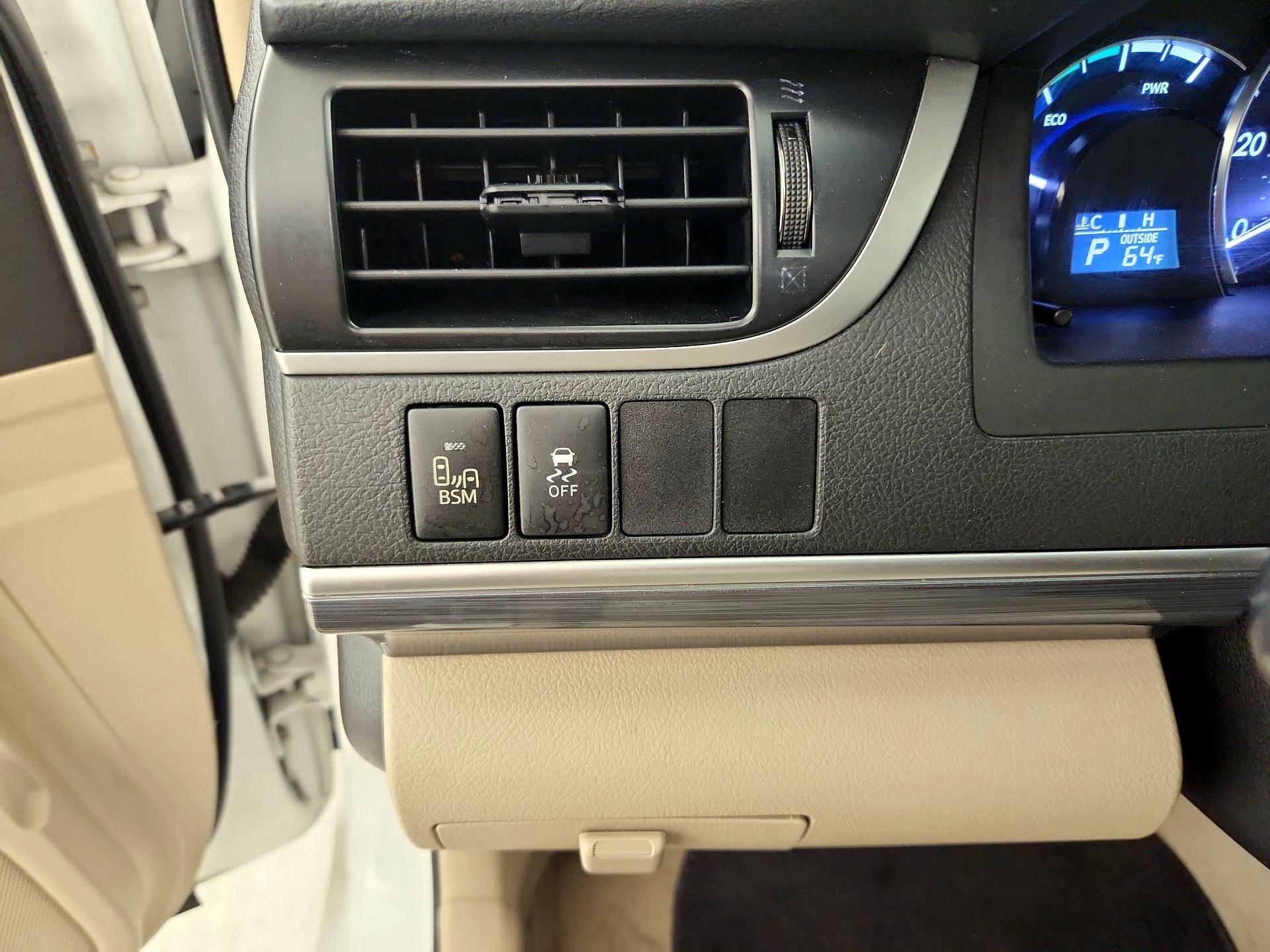 Thumbnail: 2014 Toyota Camry - 13