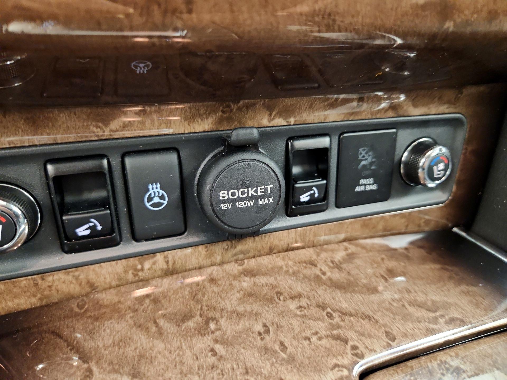 Thumbnail: 2014 INFINITI QX80 - 19