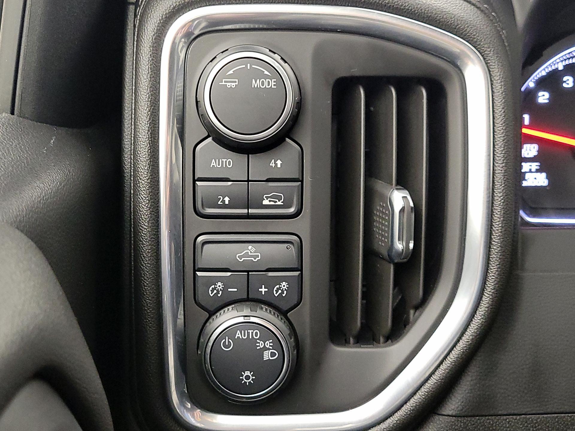 Thumbnail: 2021 Chevrolet Silverado 1500 - 13