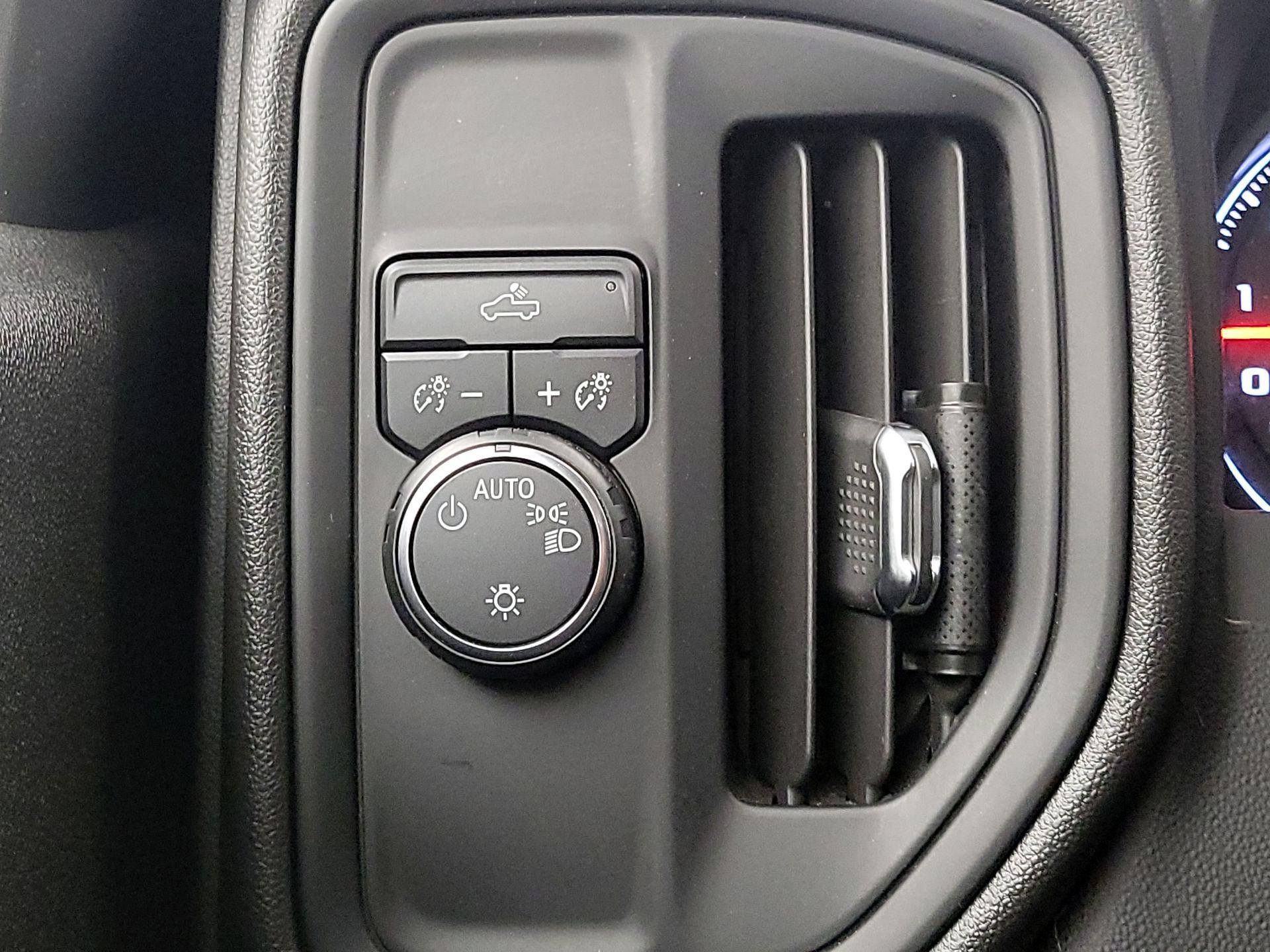 Thumbnail: 2020 Chevrolet Silverado 1500 - 13