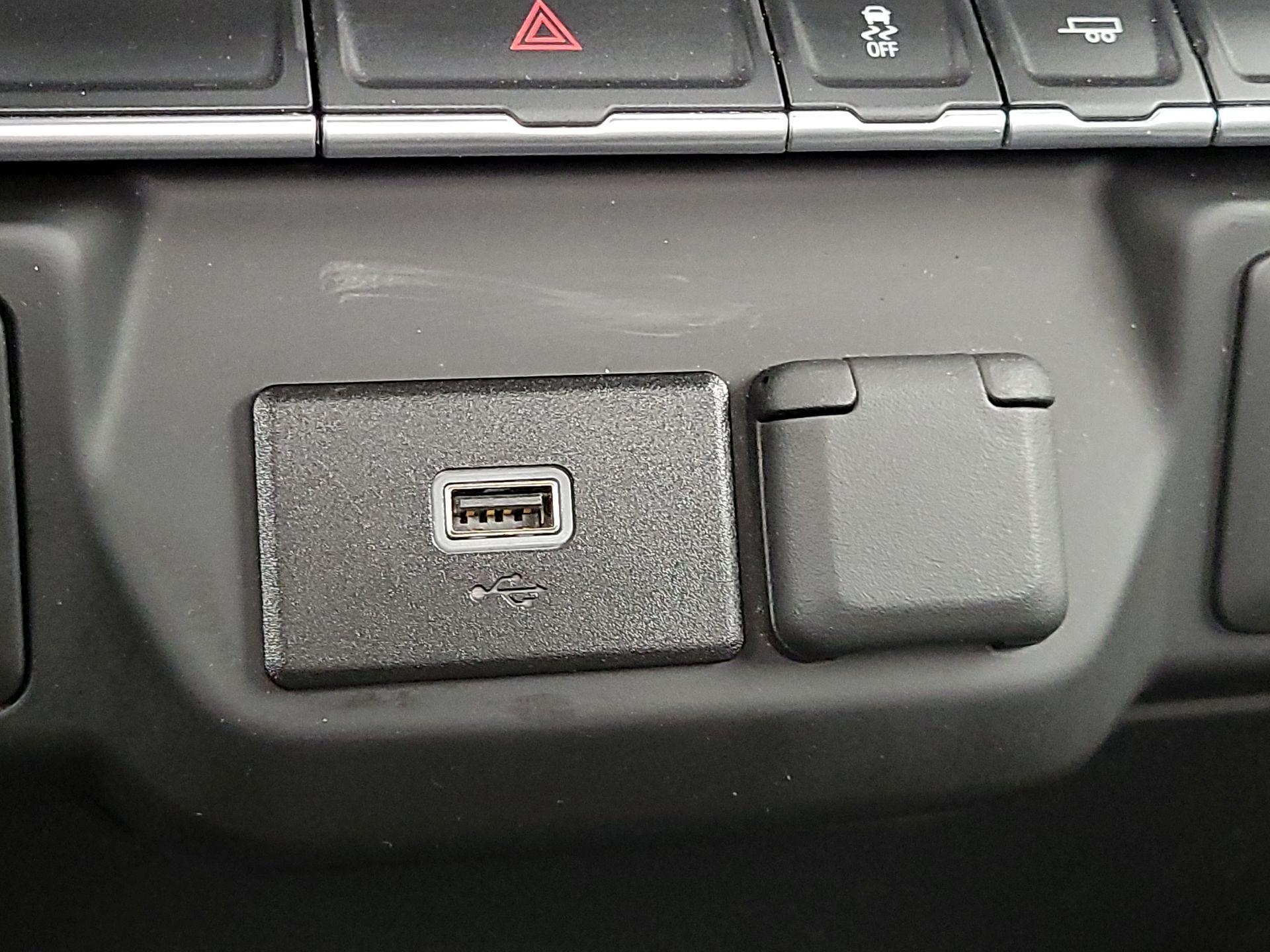 Thumbnail: 2020 Chevrolet Silverado 1500 - 18