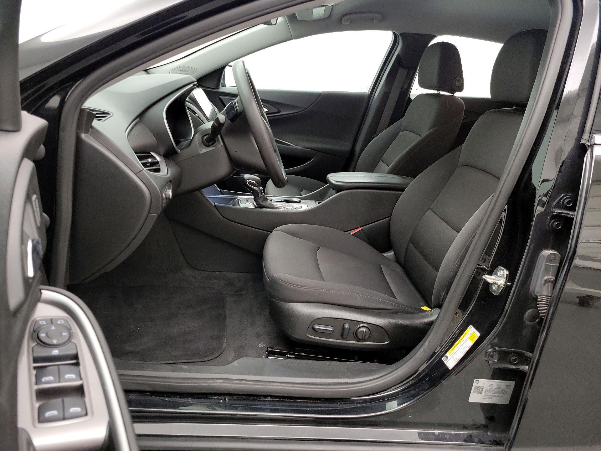 Thumbnail: 2022 Chevrolet Malibu - 11