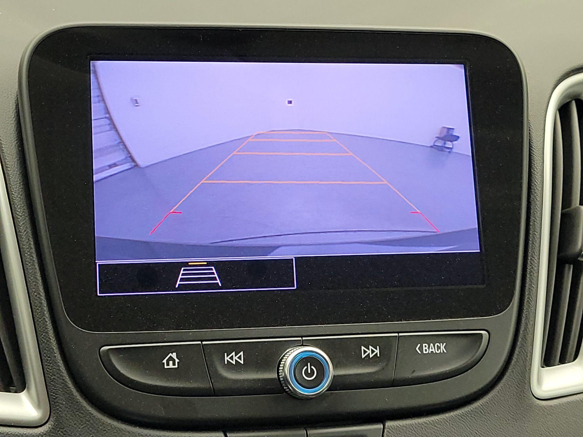 Thumbnail: 2022 Chevrolet Malibu - 14