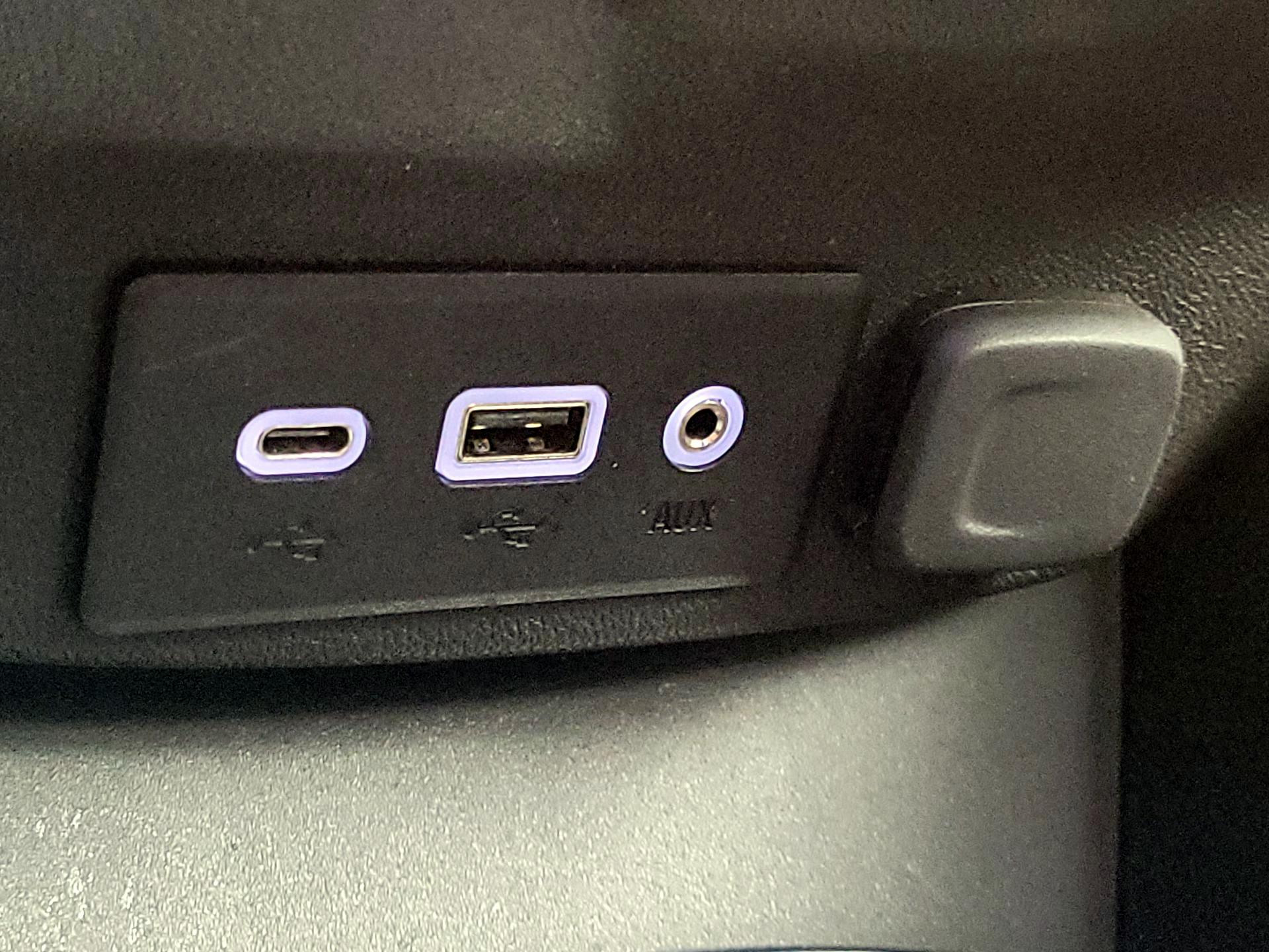 Thumbnail: 2022 Chevrolet Malibu - 18