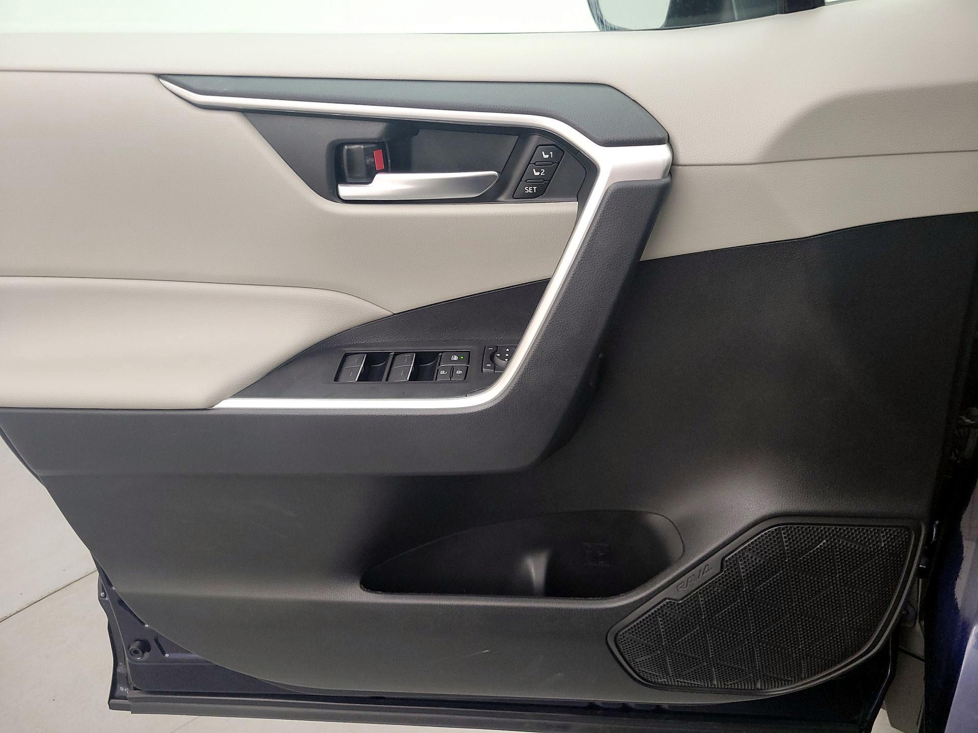 Thumbnail: 2023 Toyota RAV4 - 12
