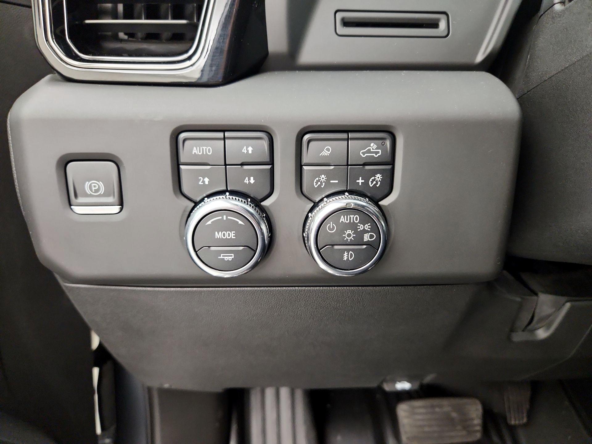 Thumbnail: 2024 GMC Sierra 2500 - 13