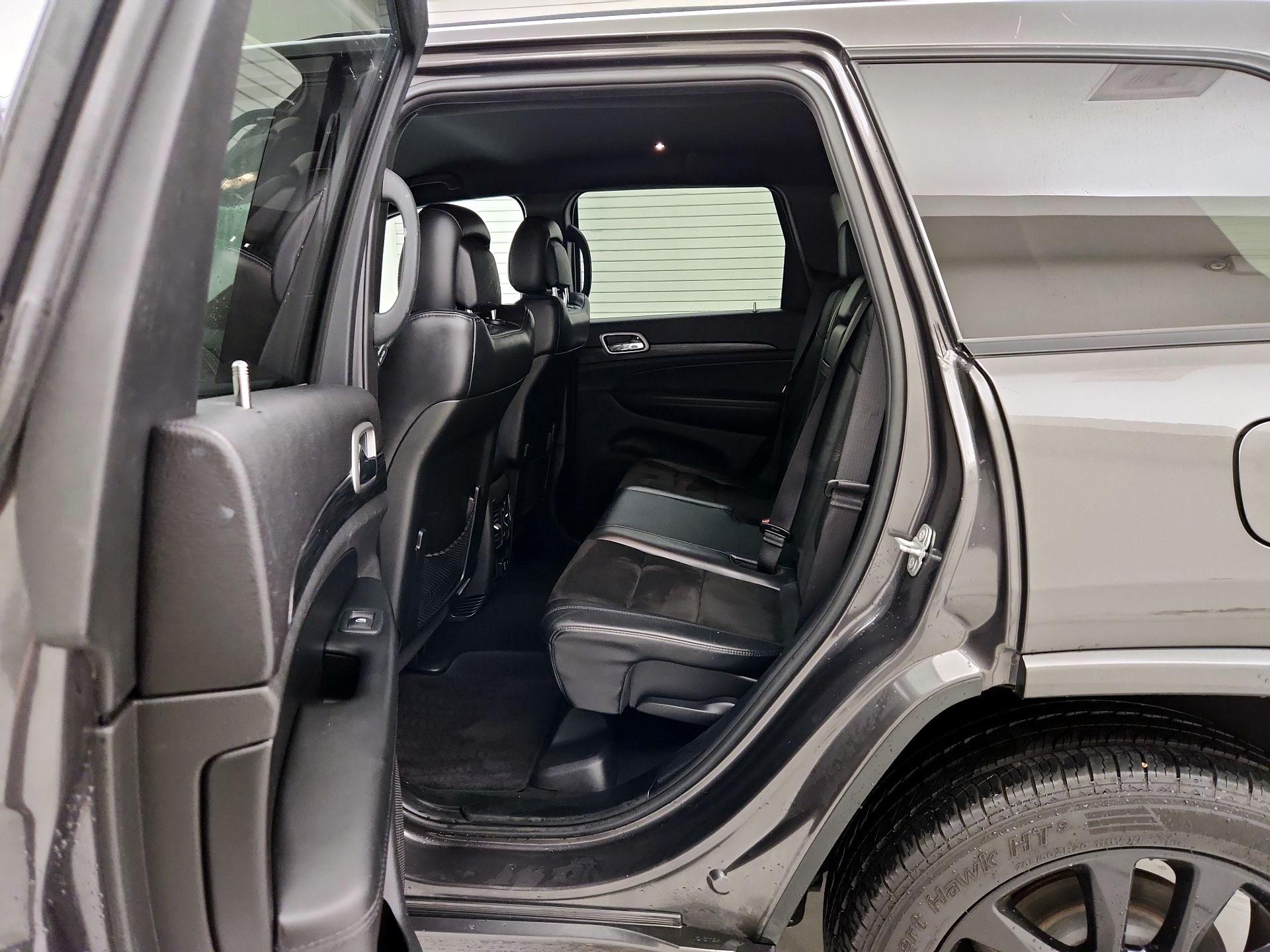 Thumbnail: 2020 Jeep Grand Cherokee - 20