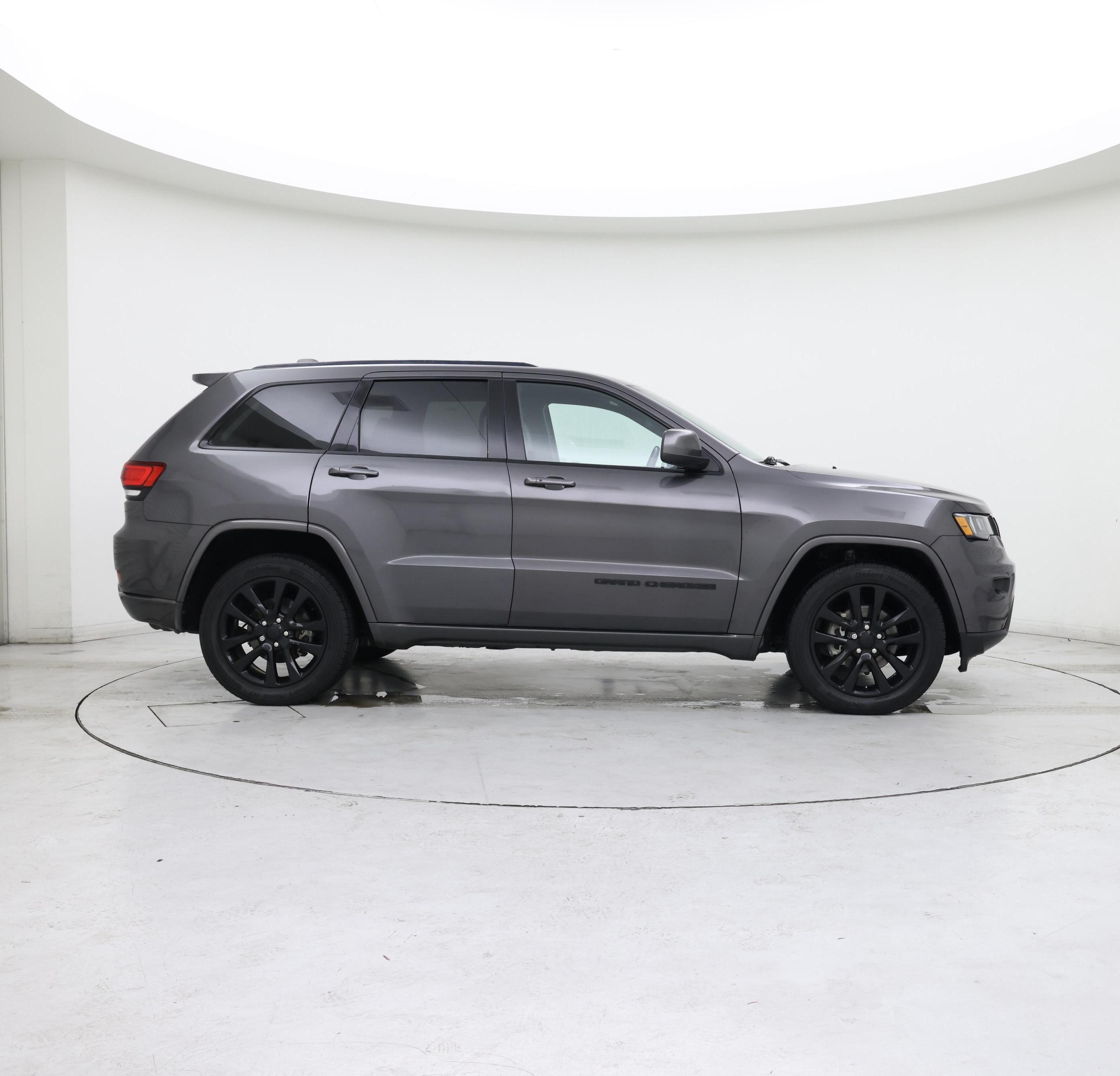 Thumbnail: 2020 Jeep Grand Cherokee - 7
