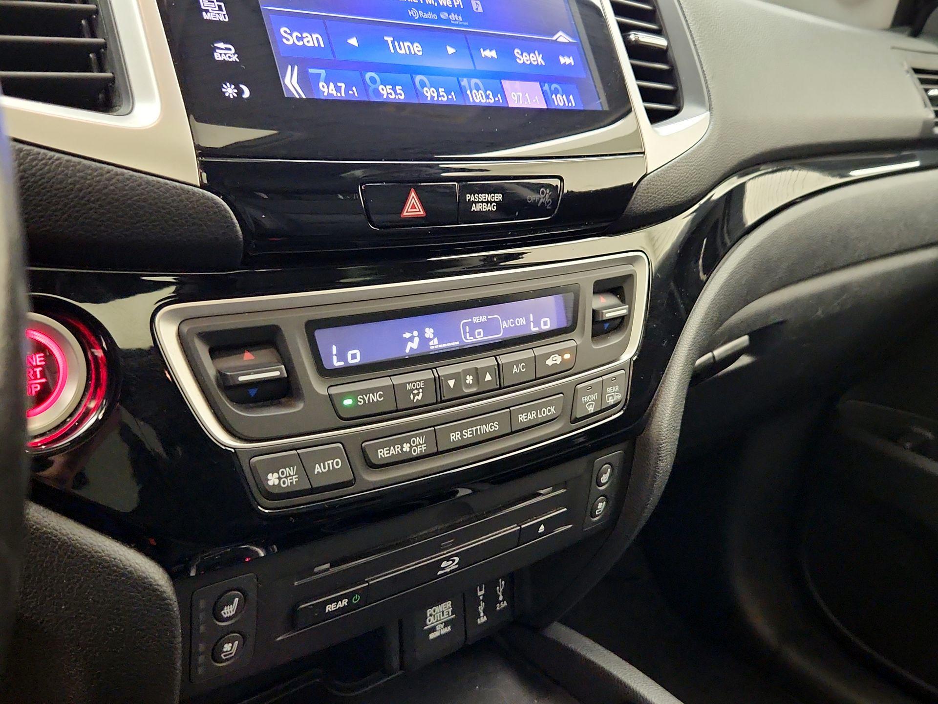 Thumbnail: 2018 Honda Pilot - 17