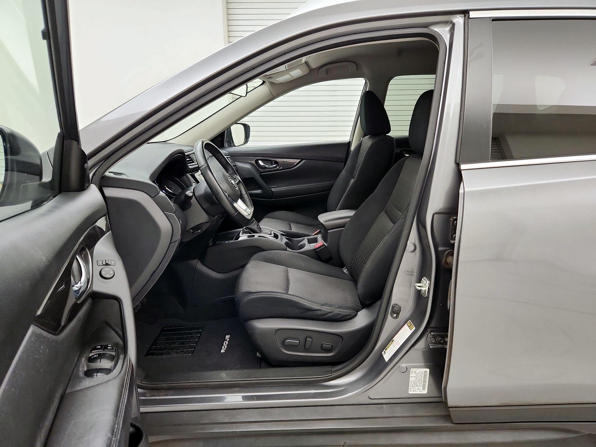 Thumbnail: 2019 Nissan Rogue - 11