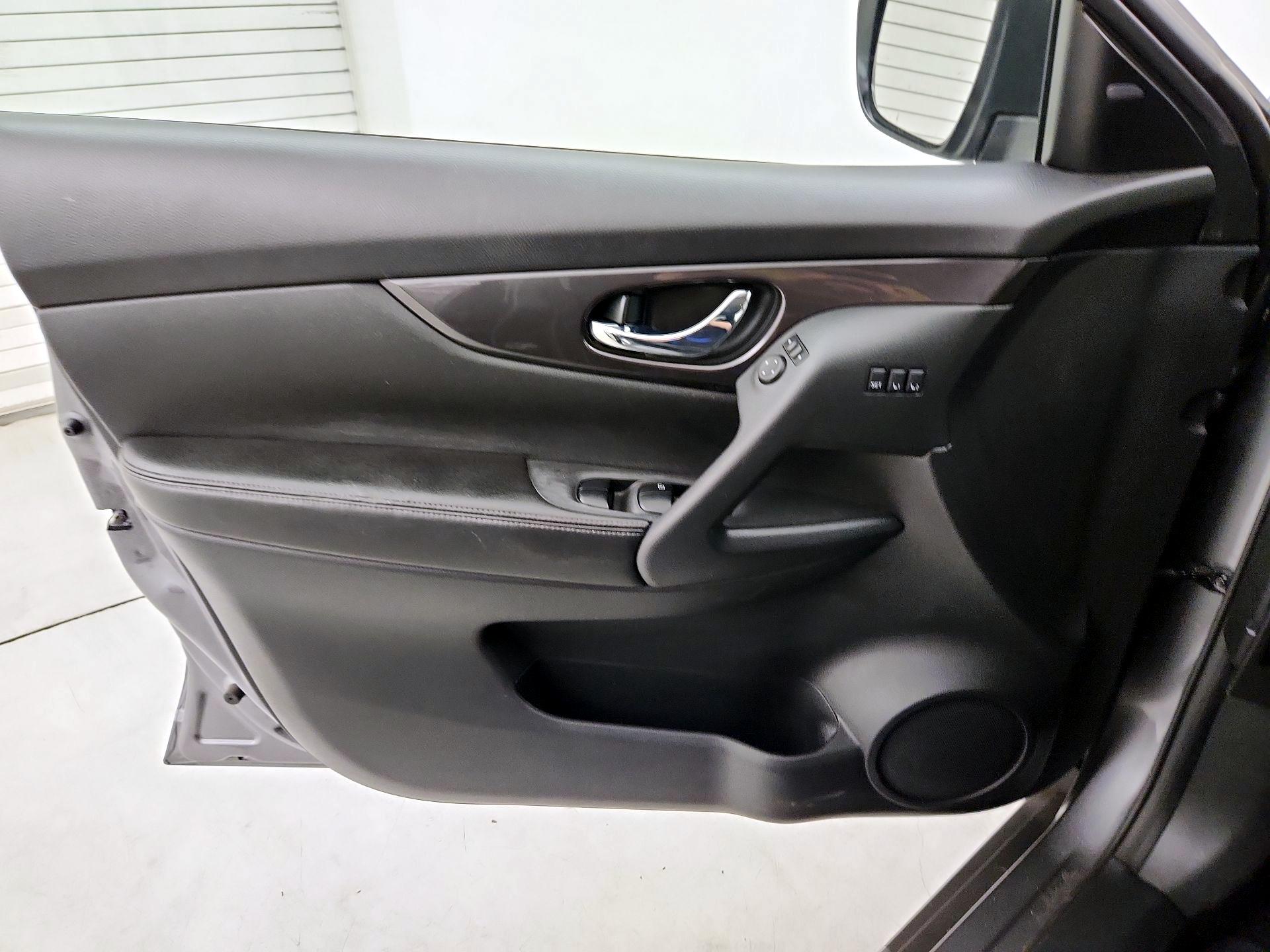 Thumbnail: 2019 Nissan Rogue - 12