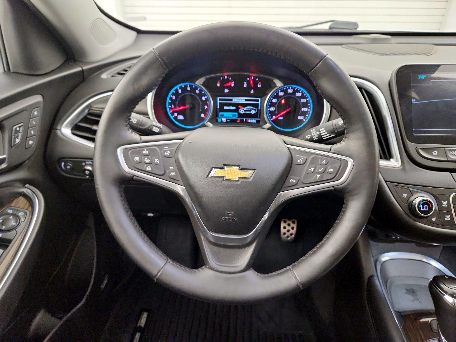 Thumbnail: 2016 Chevrolet Malibu - 10