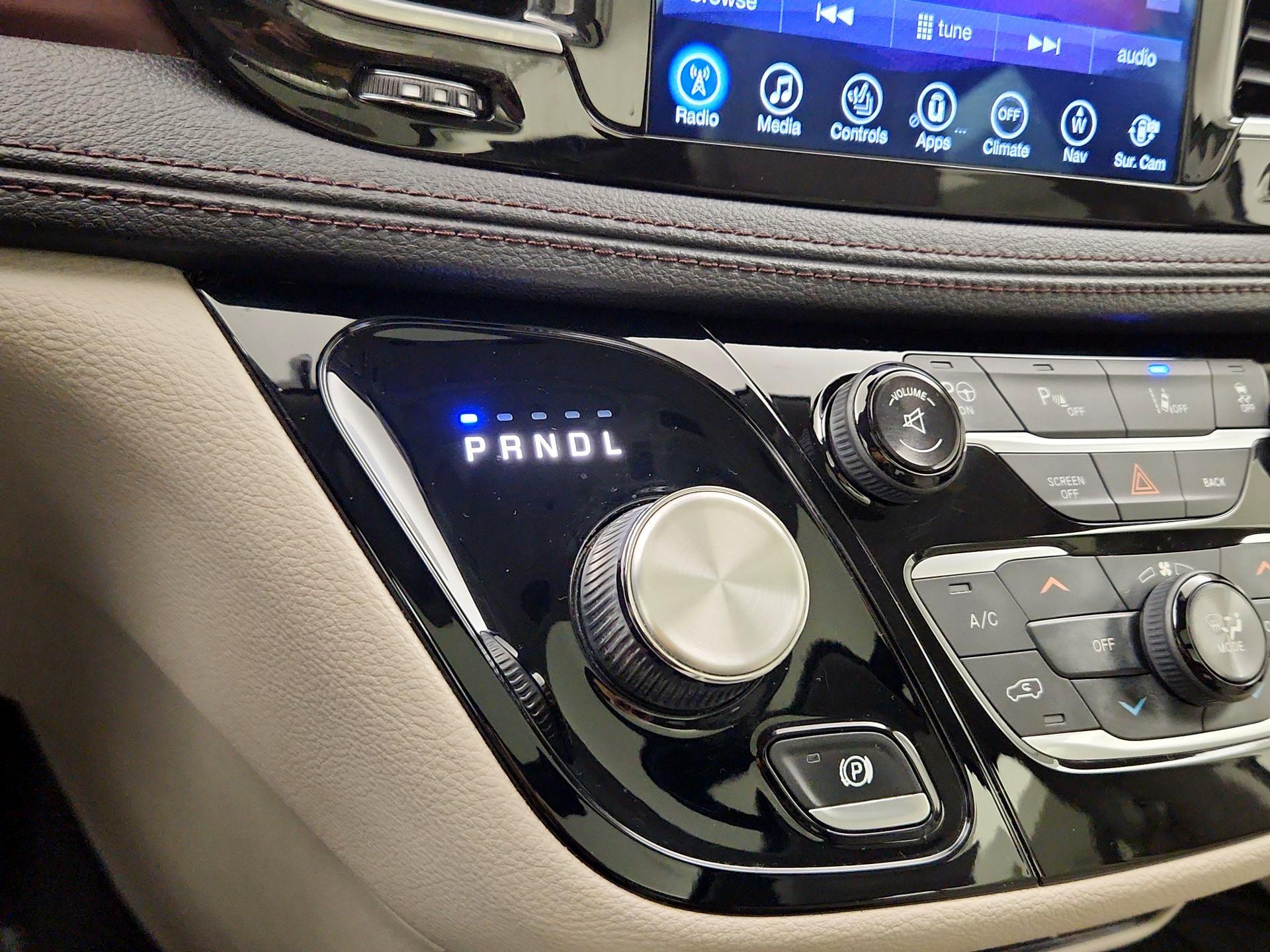 Thumbnail: 2017 Chrysler Pacifica - 17