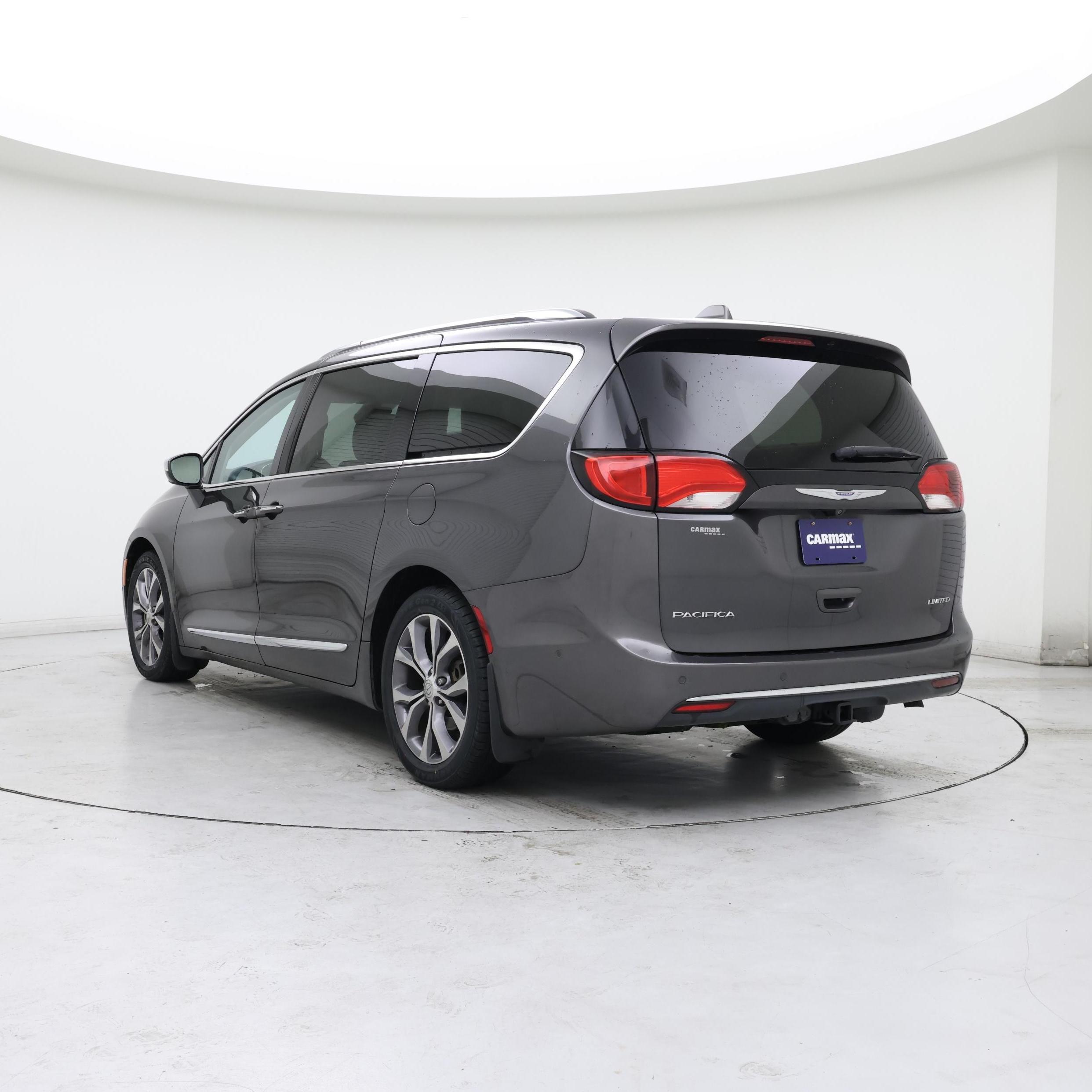 Thumbnail: 2017 Chrysler Pacifica - 2