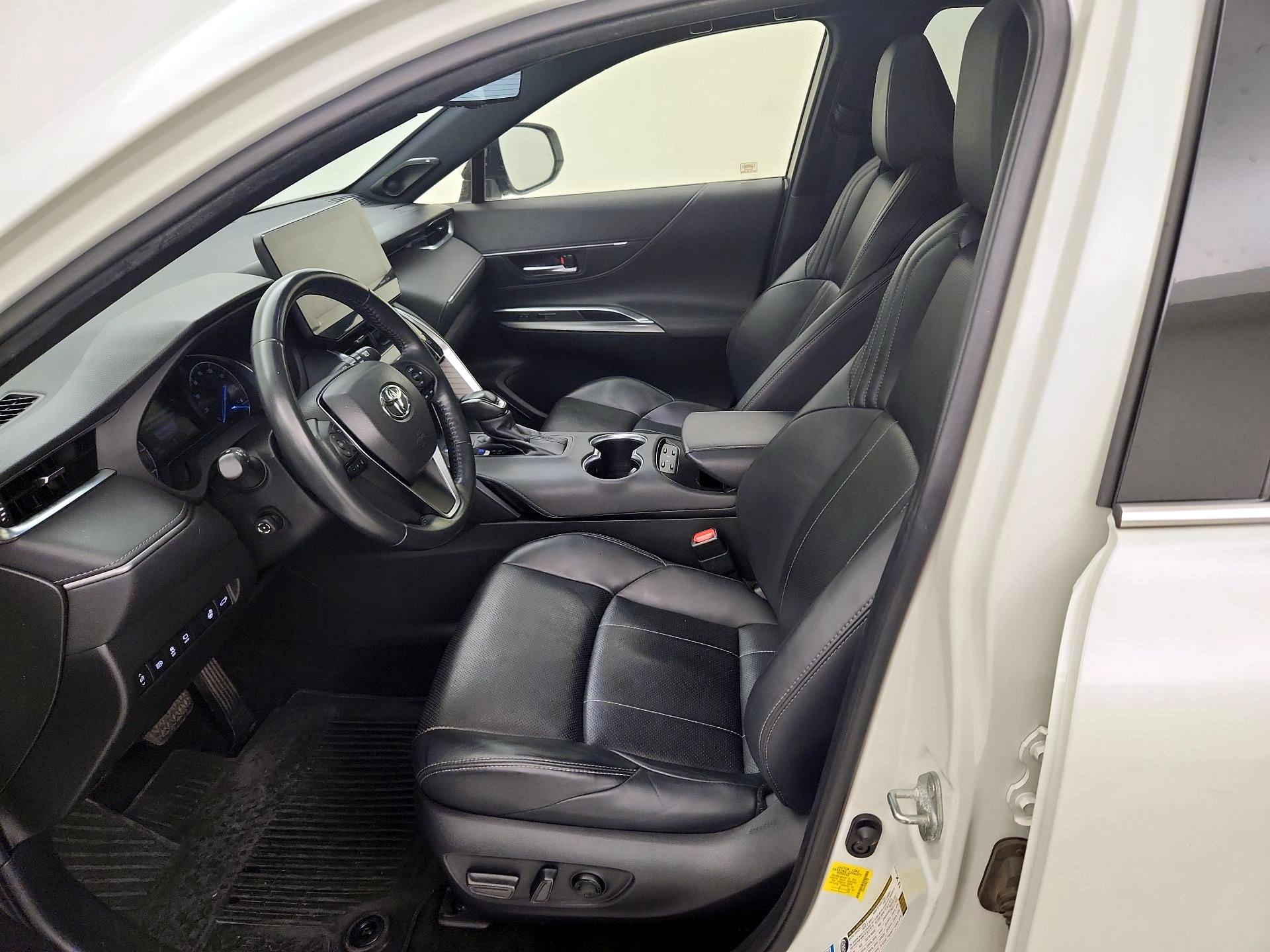Thumbnail: 2021 Toyota Venza - 11
