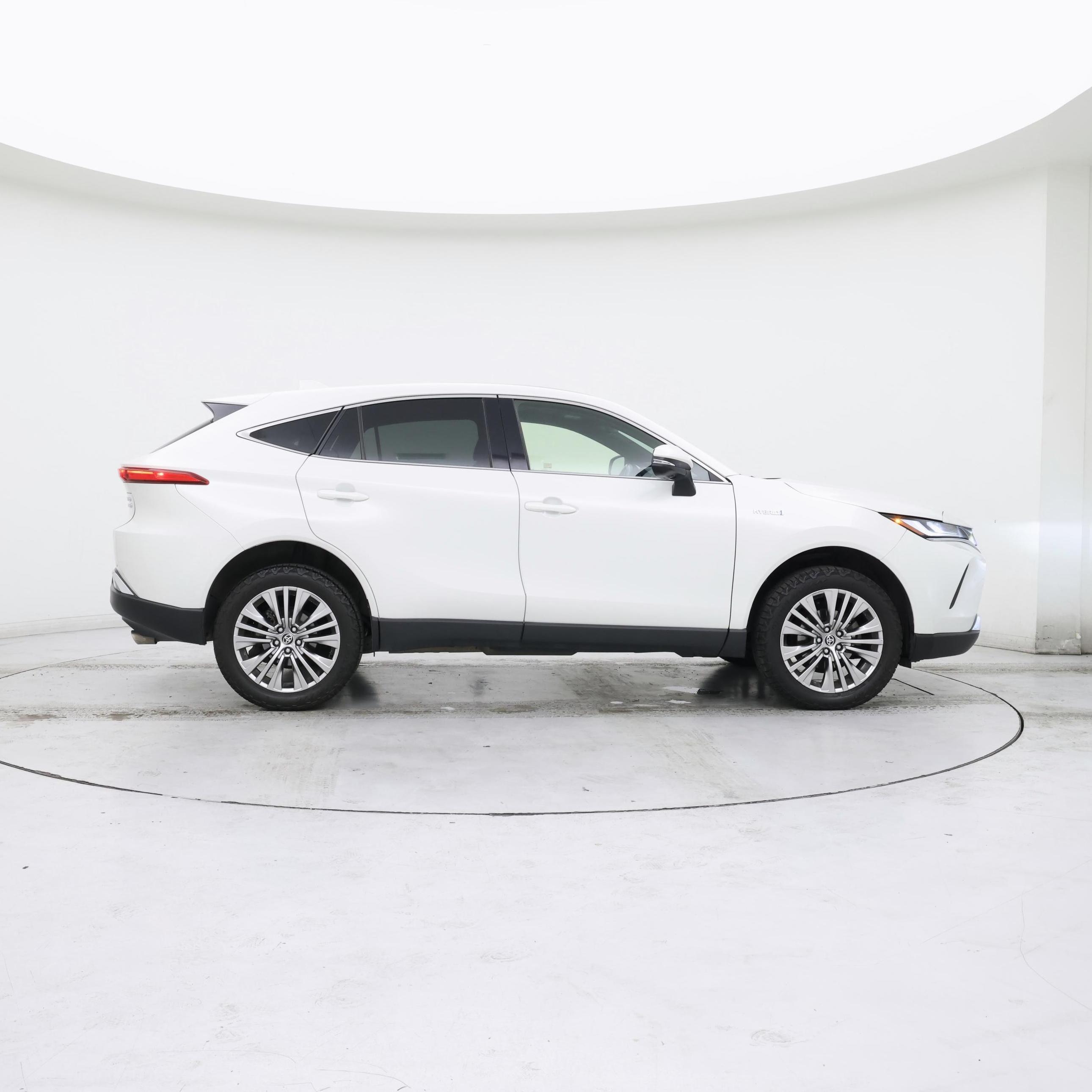 Thumbnail: 2021 Toyota Venza - 7