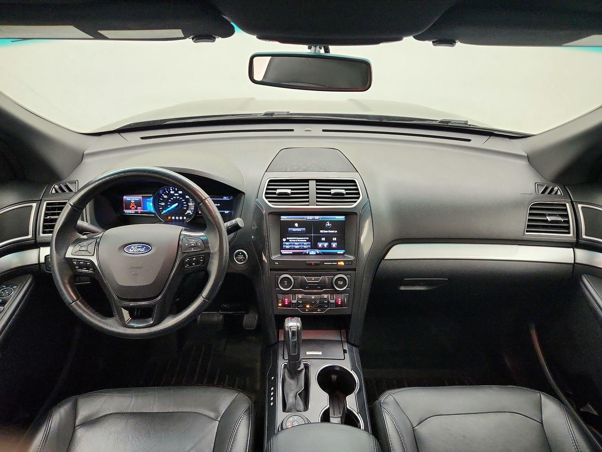Thumbnail: 2016 Ford Explorer - 9
