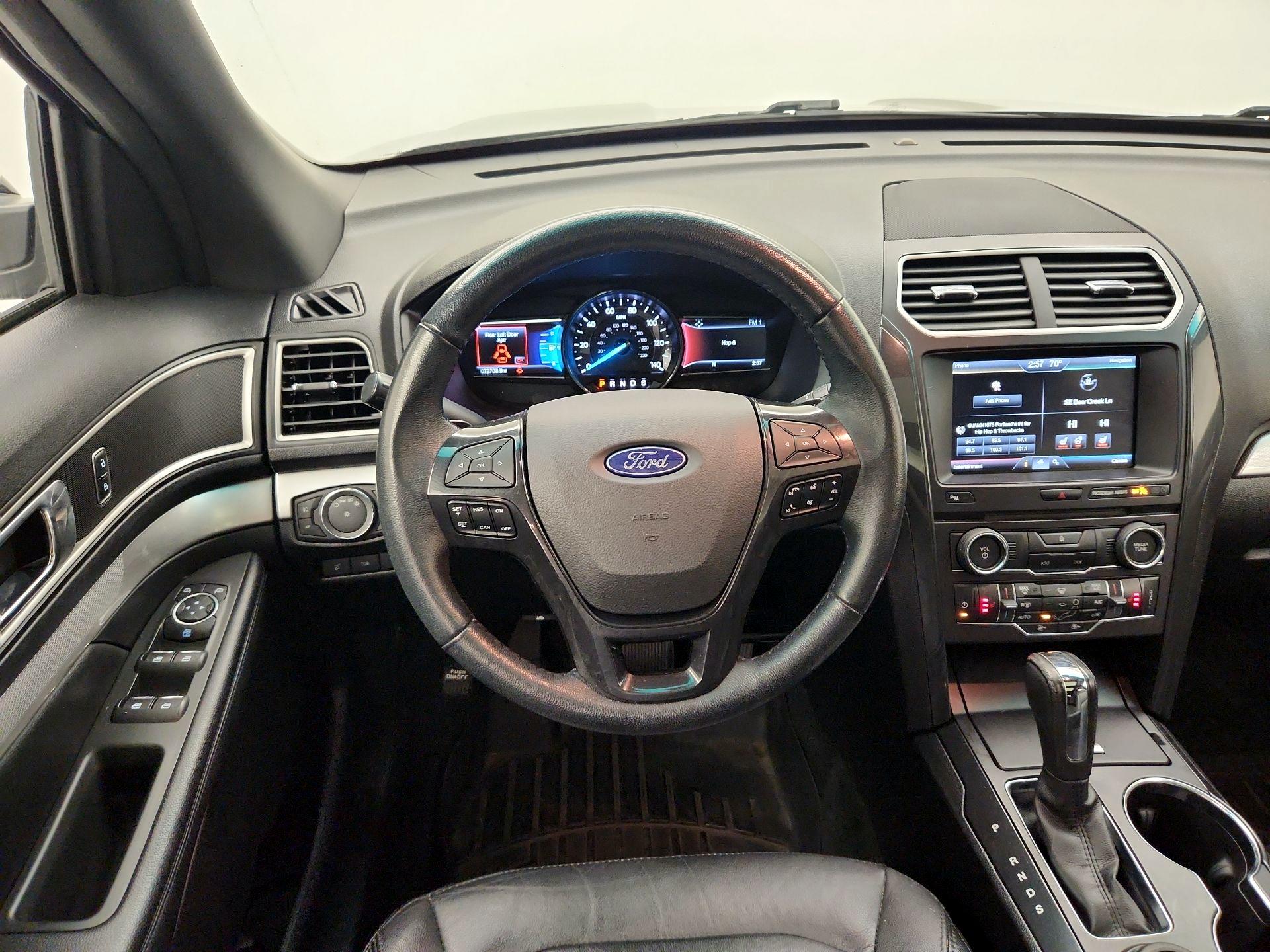 Thumbnail: 2016 Ford Explorer - 10