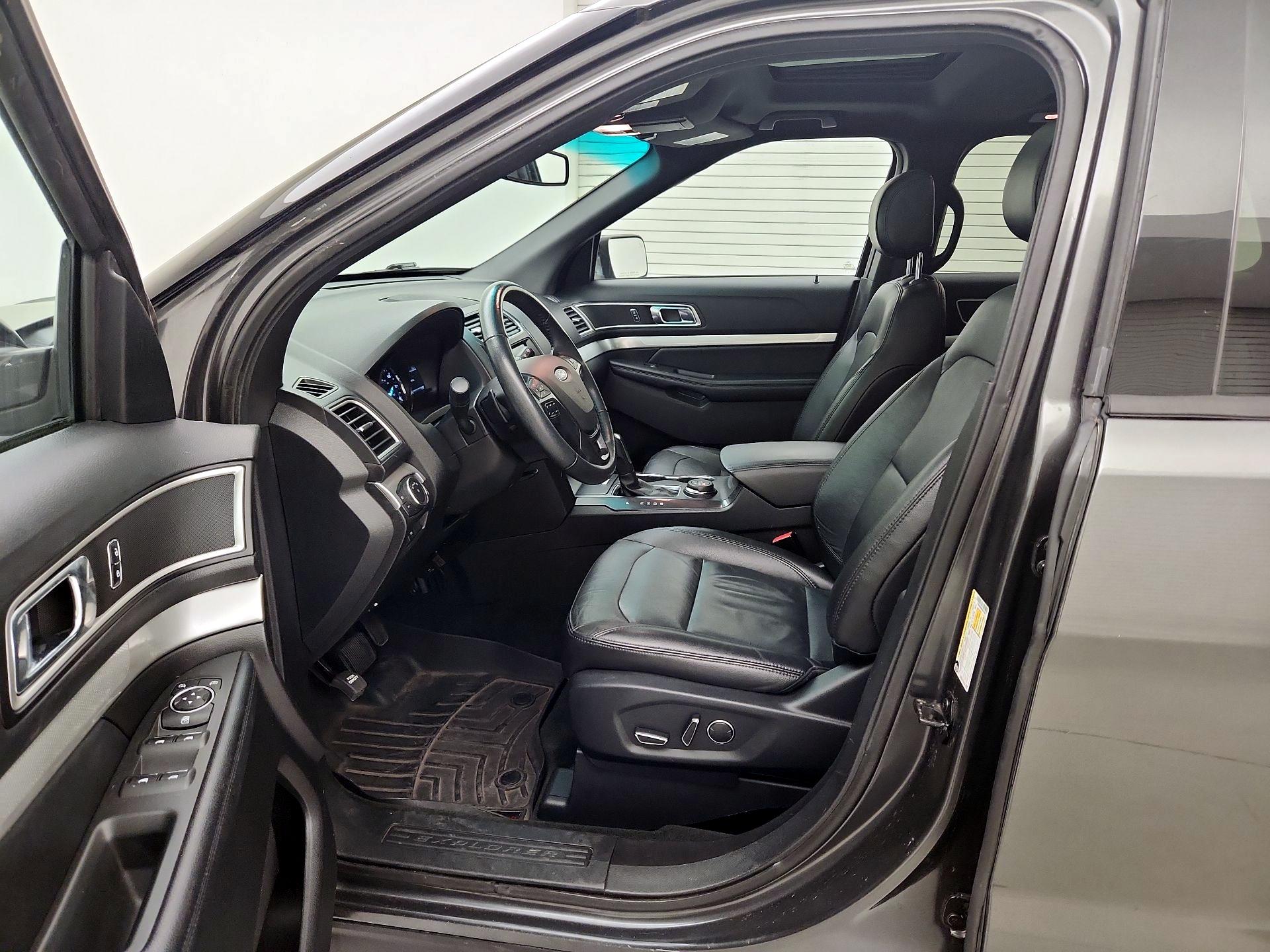 Thumbnail: 2016 Ford Explorer - 11