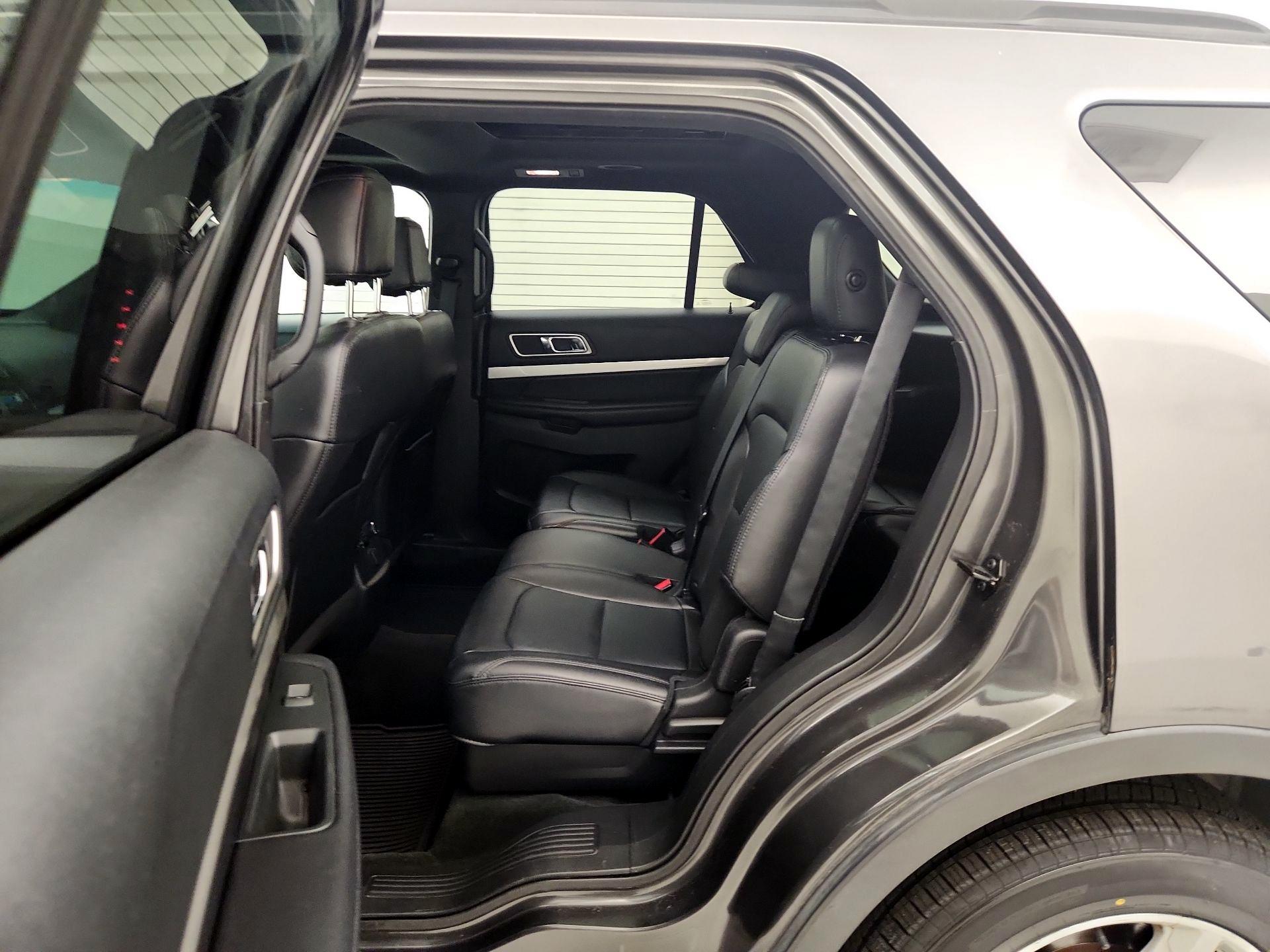 Thumbnail: 2016 Ford Explorer - 20
