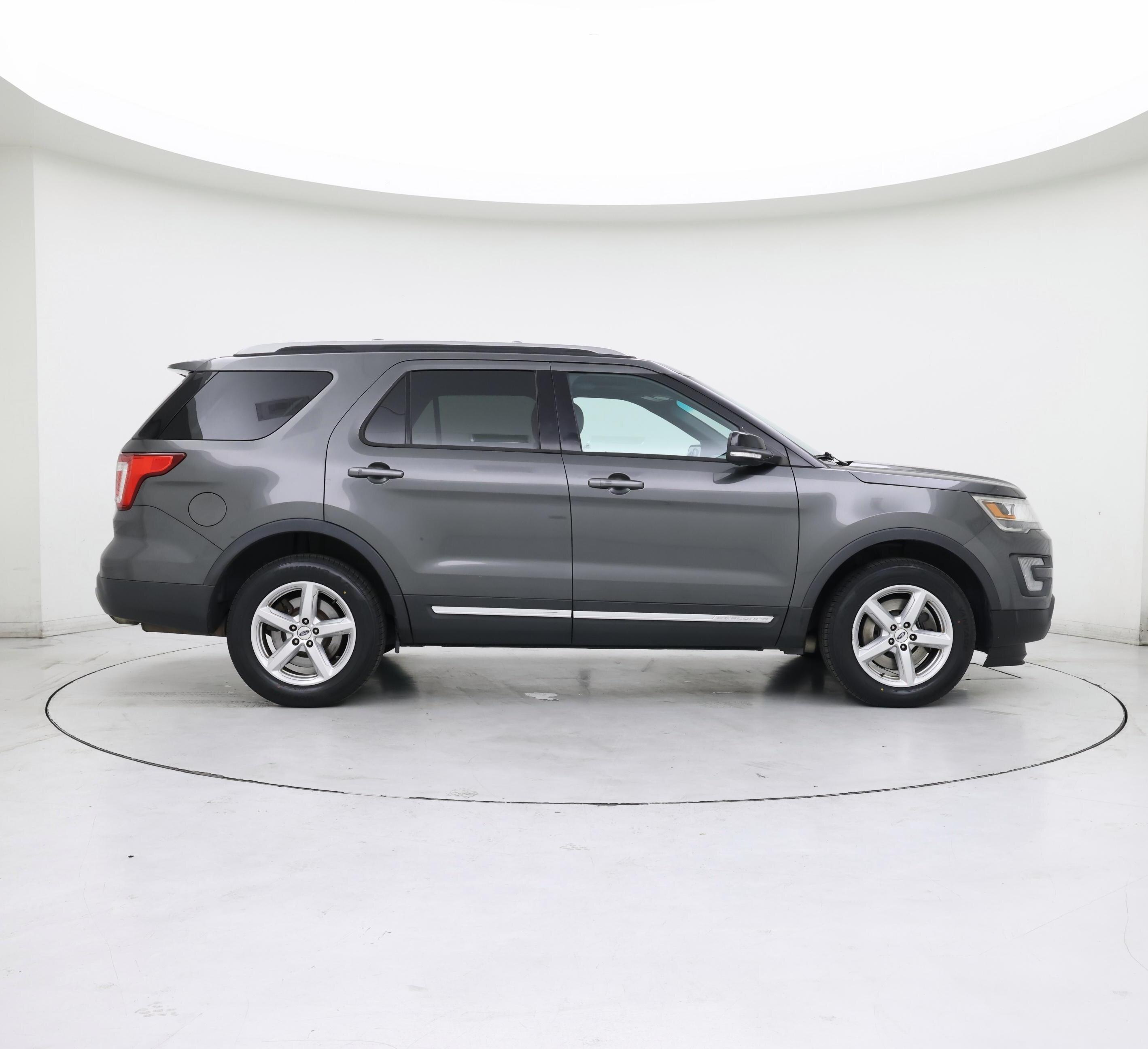 Thumbnail: 2016 Ford Explorer - 7