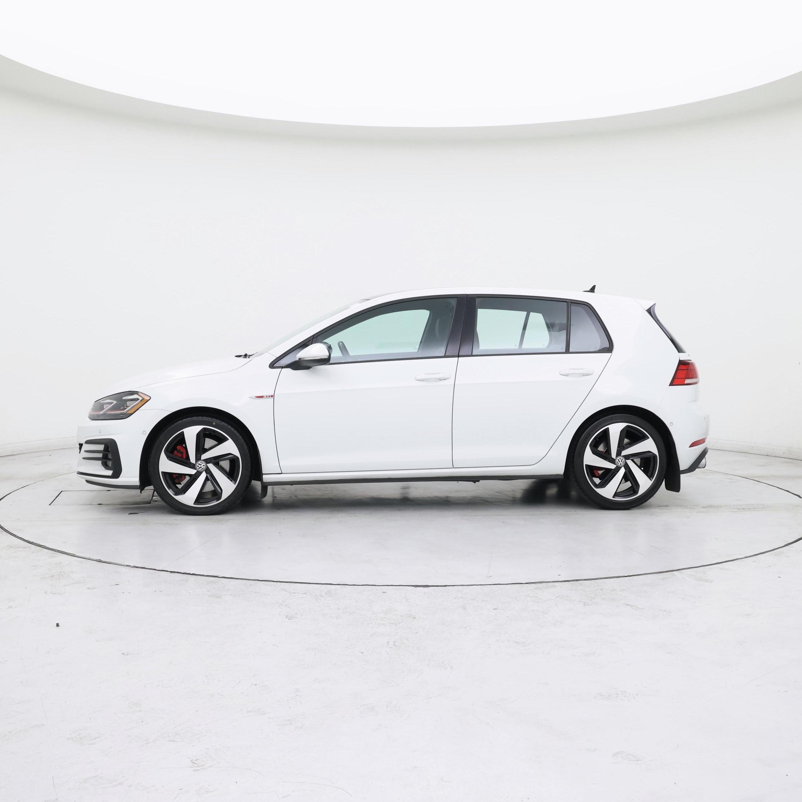 Thumbnail: 2018 Volkswagen Golf - 3